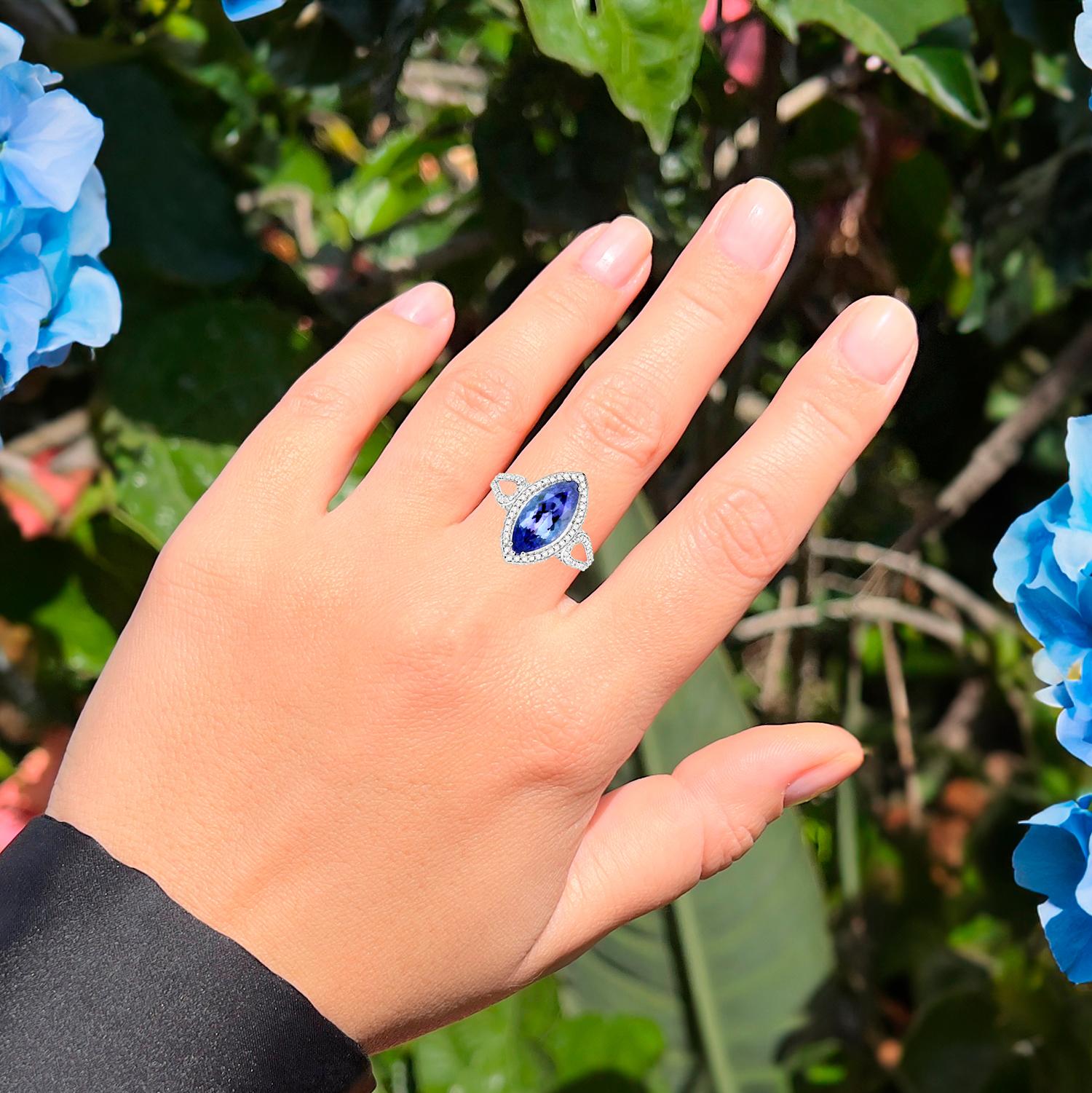 Contemporary Tanzanite Statement Ring Diamond Settings 4.8 Carats Total 14K Gold For Sale