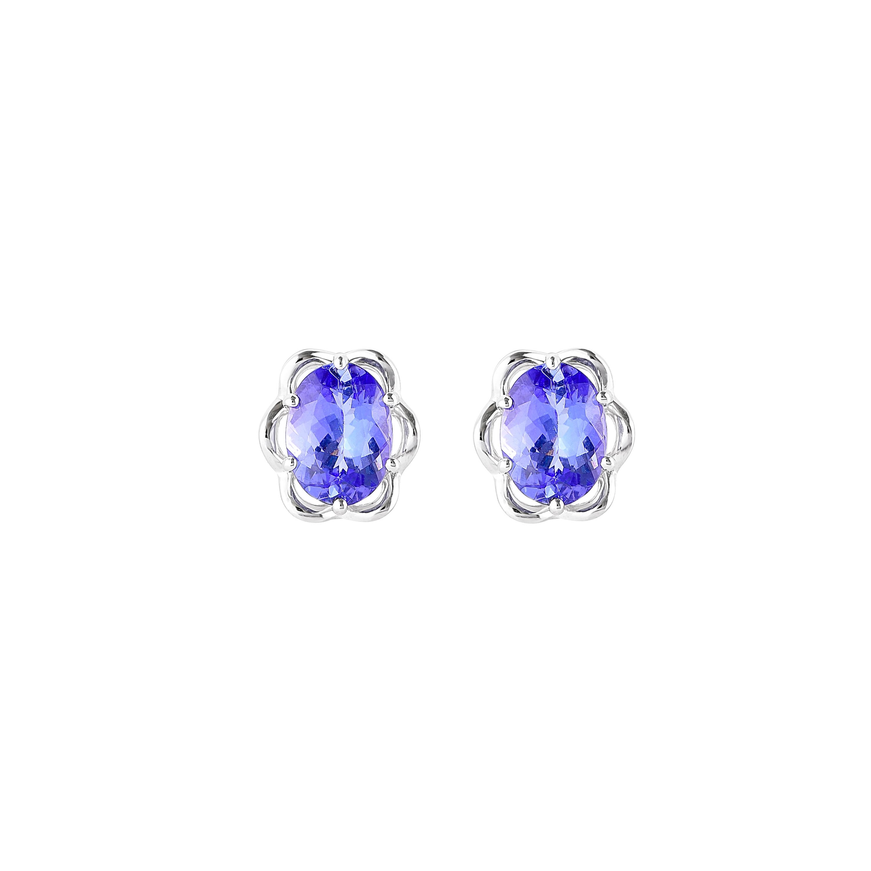 Contemporary Tanzanite Stud Earring in 18 Karat White Gold For Sale