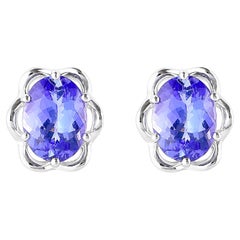 Sunita Nahata Tanzanite 2.55ct. Orecchini con perno in oro bianco 18 carati.