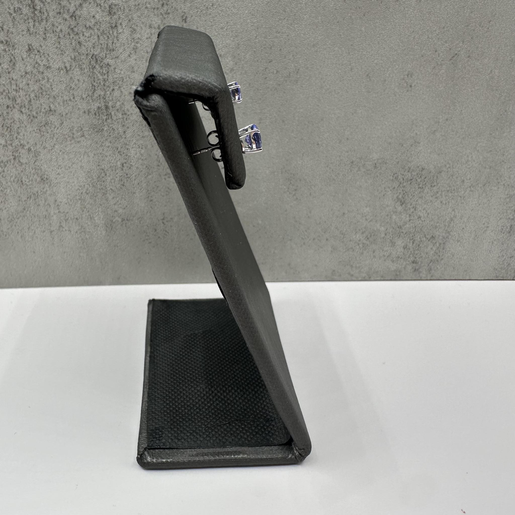 Tansanit-Ohrstecker in 10kt Weißgold - 4,9-5mm, 0,8g, Push Backs, Neu (Rundschliff) im Angebot