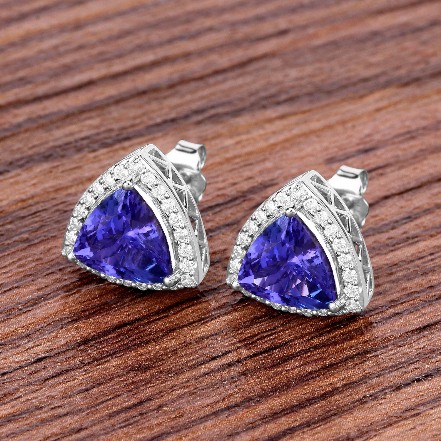 Contemporaneo Orecchini di tanzanite con diamanti 4,6 carati in oro bianco 14K in vendita