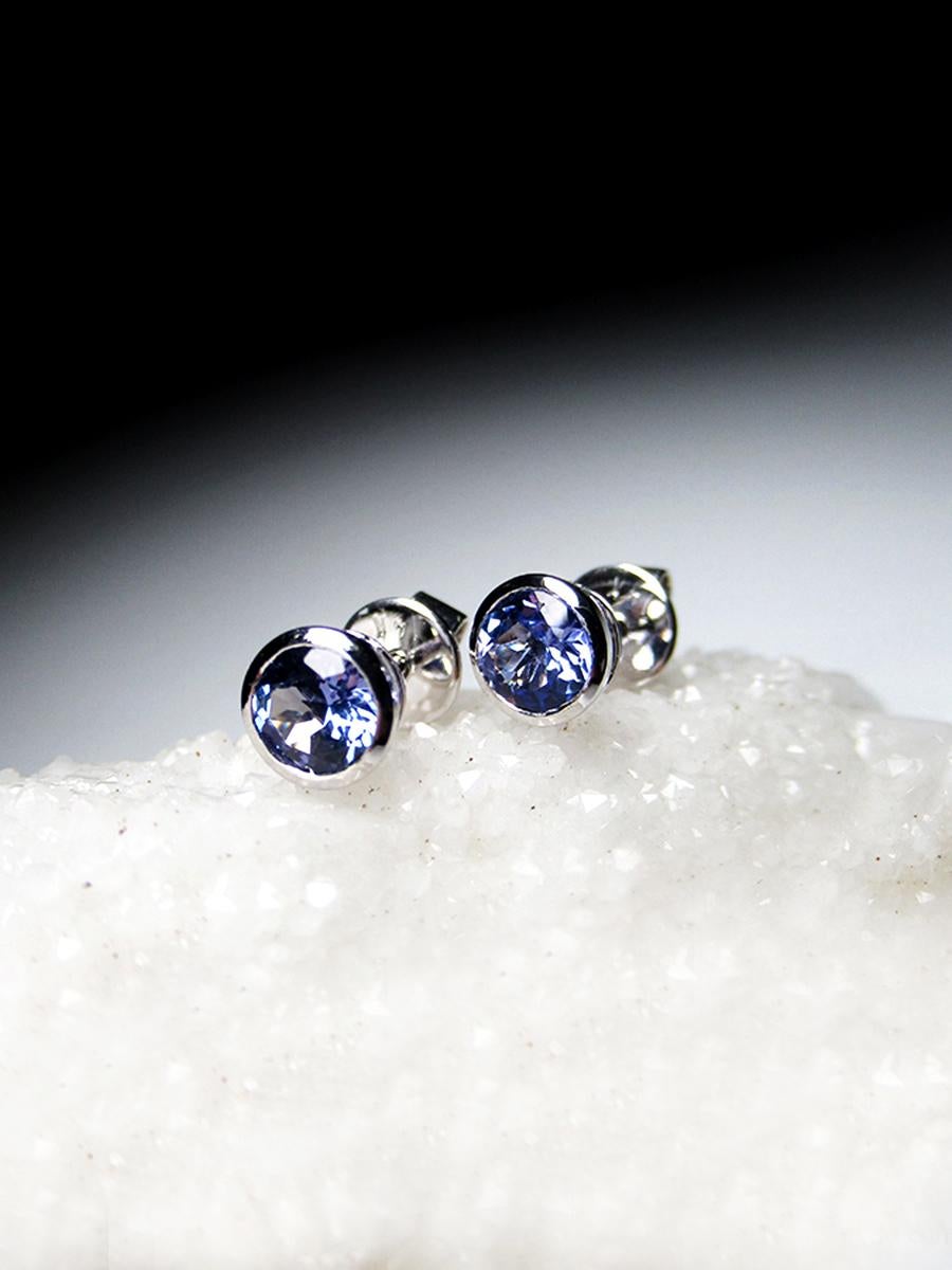Natural round-cut Tanzanite 14K white gold earrings 
gemstone origin - Tanzania
tanzanite measurements - 0.12 x 0.16  x 0.16 in / 3 x 4 x 4 mm
pendant weight - 1.41 grams


We ship our jewelry worldwide – for our customers it is free of charge and