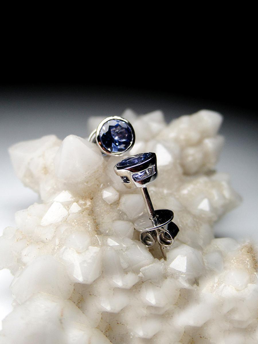 Tanzanite Studs Gold Earrings Jewelry Blue Gemstones Unisex Gift In New Condition For Sale In Berlin, DE