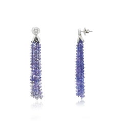 Orecchini con nappe di tanzanite in oro bianco 14K e borchie con diamanti