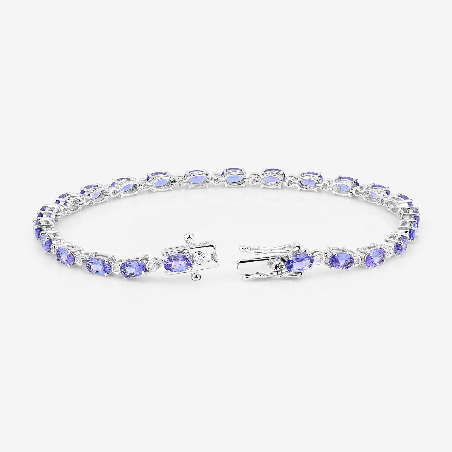 Brazalete de tenis de tanzanita Diamantes 5,1 quilates Oro blanco de 14 quilates en Excelente estado para la venta en Punta Gorda, FL