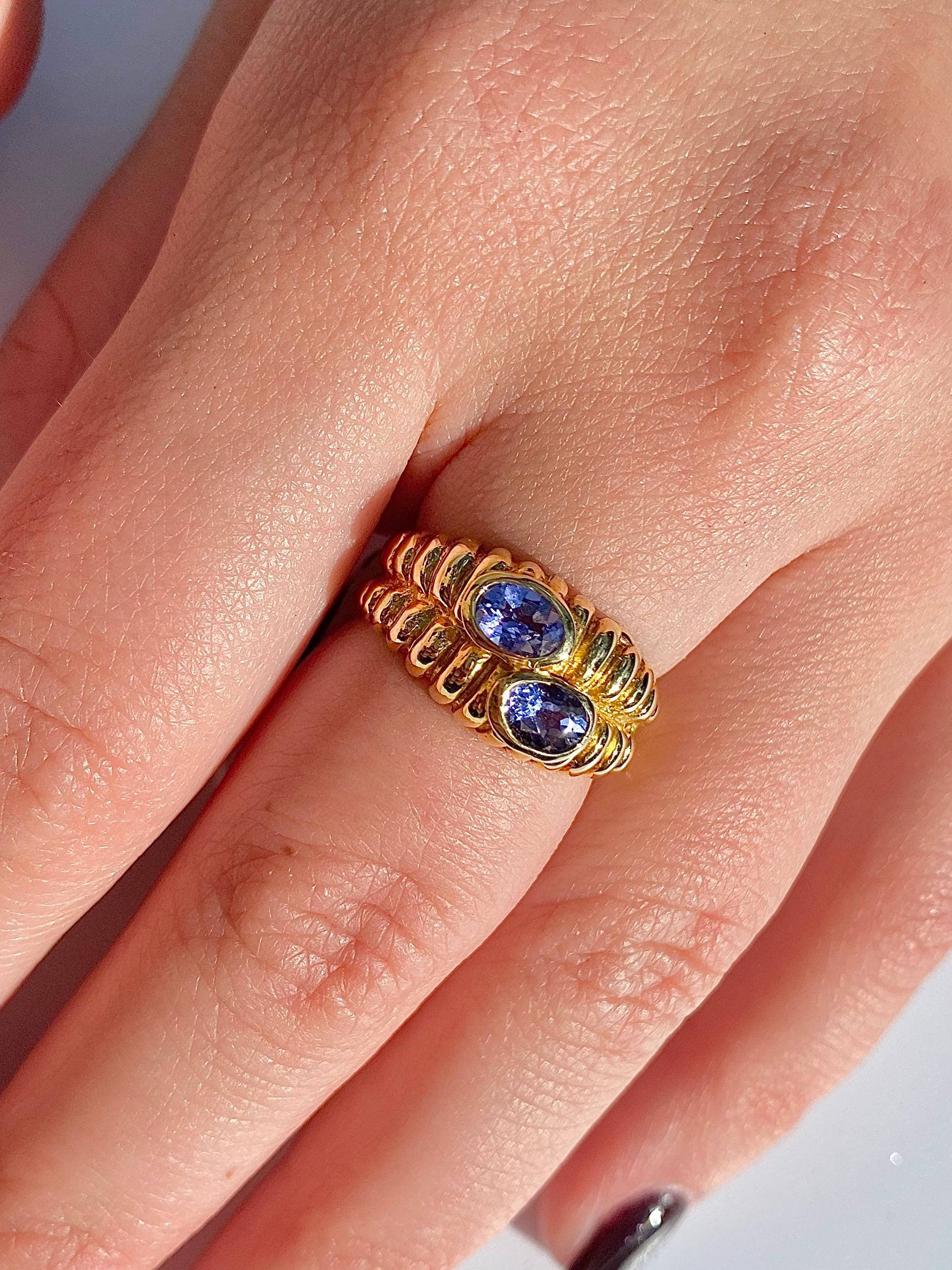 Taglio ovale Anello di fidanzamento con tanzanite 