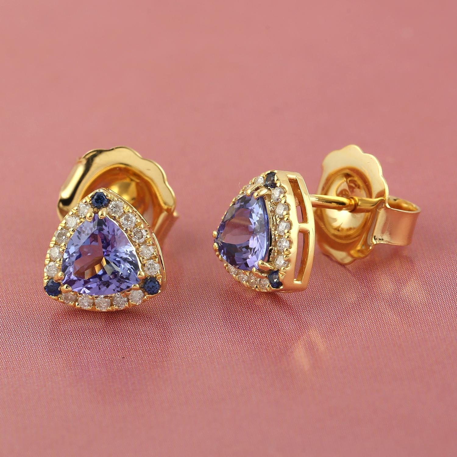 14KT:2.390g,
Diamond:0.22ct, 
Sapphire:0.08ct,
Tanzanite:1.40ct,
