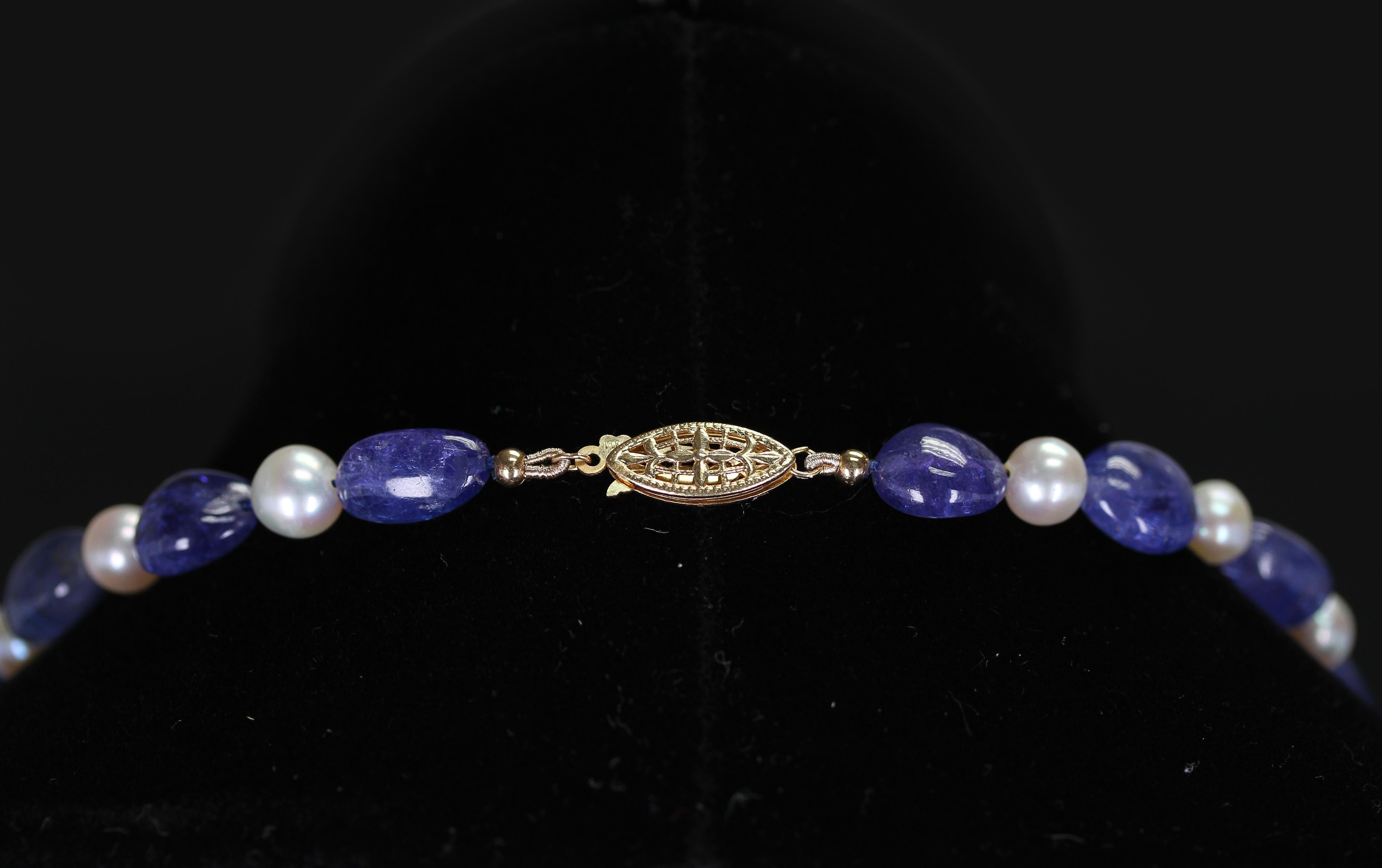Tanzanite Tumbled Beads and Pearl Necklace, 14 Karat Yellow Gold Clasp In Excellent Condition For Sale In New York, NY