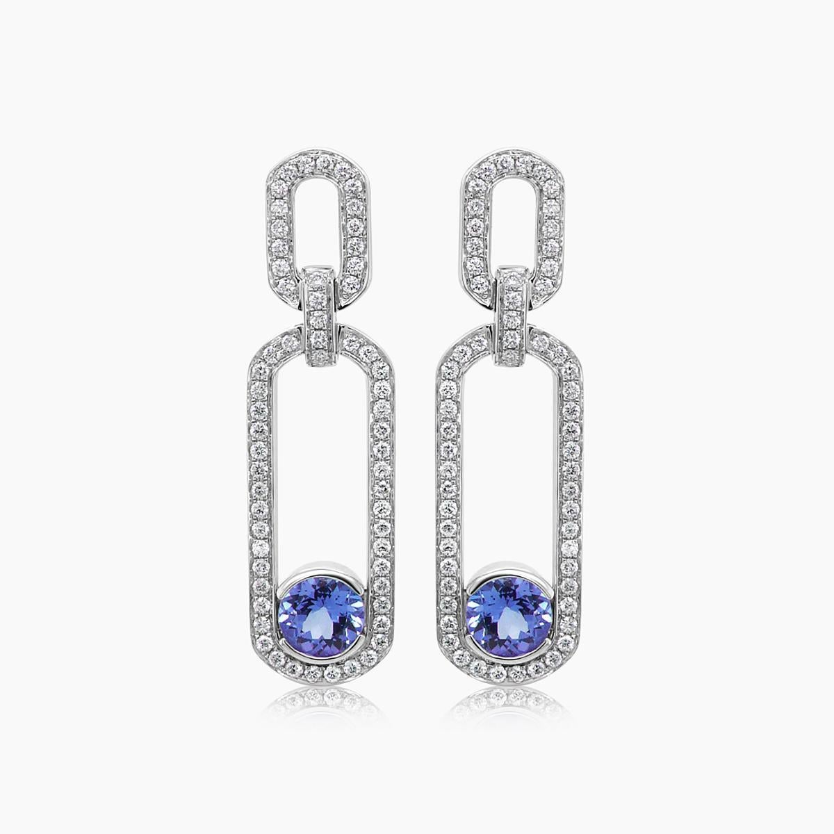 Dimensions: 3.80x1.10x0.40cm
Color: 18K White Gold
Materials:
