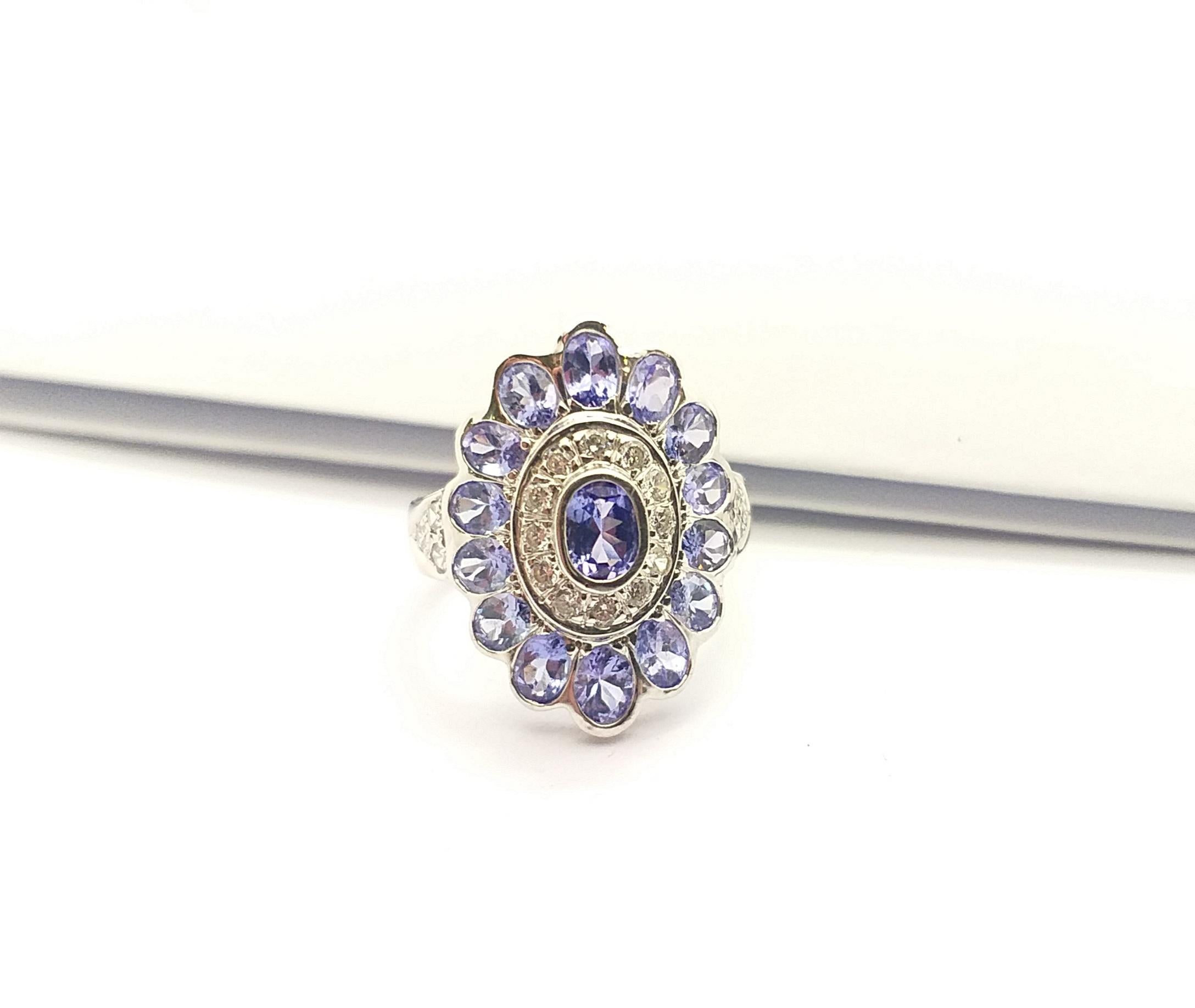 Tanzanite with Cubic Zirconia Ring set in Silver Settings For Sale 8