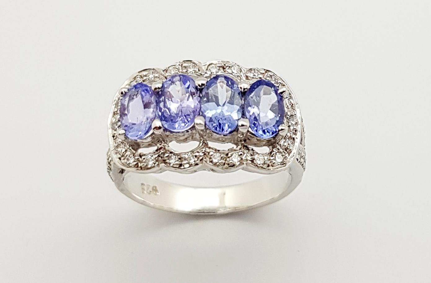 Bague en tanzanite et zirconia cubique sertie dans des montures en argent en vente 11