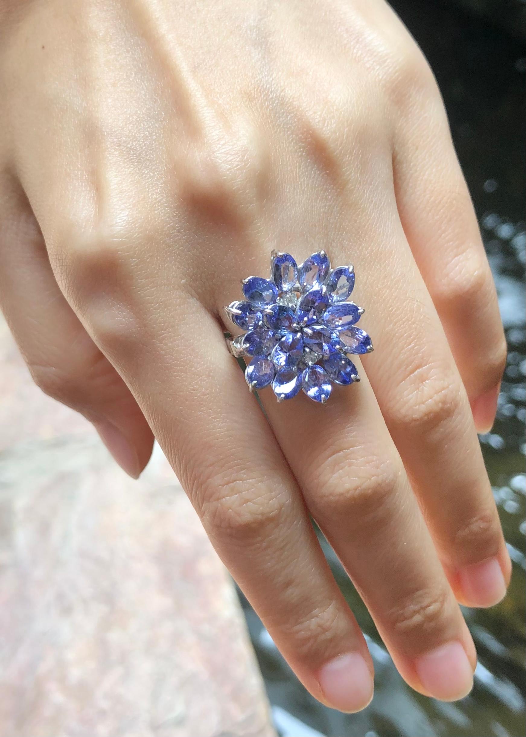 Contemporary Tanzanite with Cubic Zirconia Ring set in Silver Settings For Sale