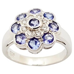 Bague en tanzanite et zirconia cubique sertie dans des montures en argent