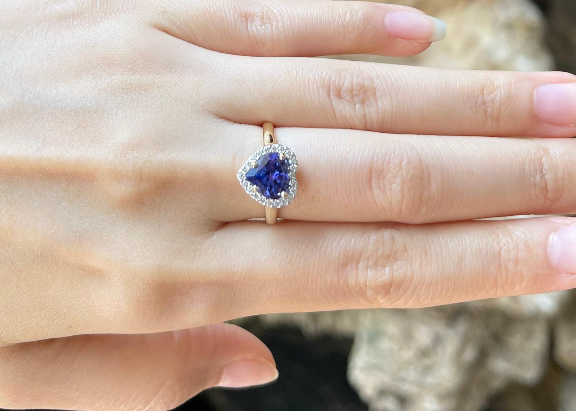 Contemporain Bague de cœur en tanzanite et diamant sertie dans de l'or 18K en vente
