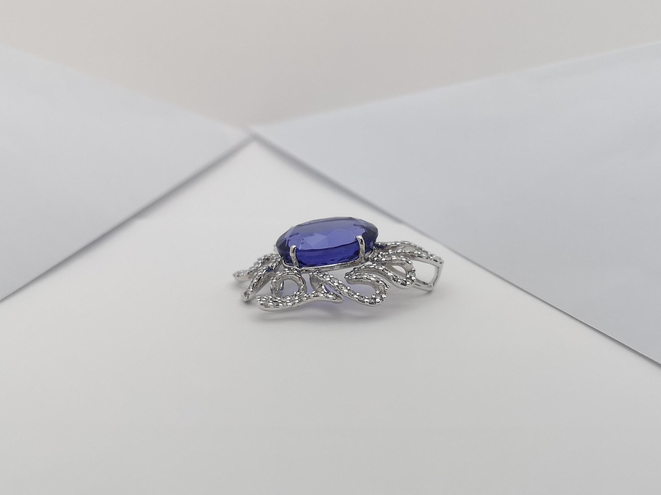 Tansanit mit Diamant-Anhänger in 18 Karat Weißgold gefasst im Angebot 4
