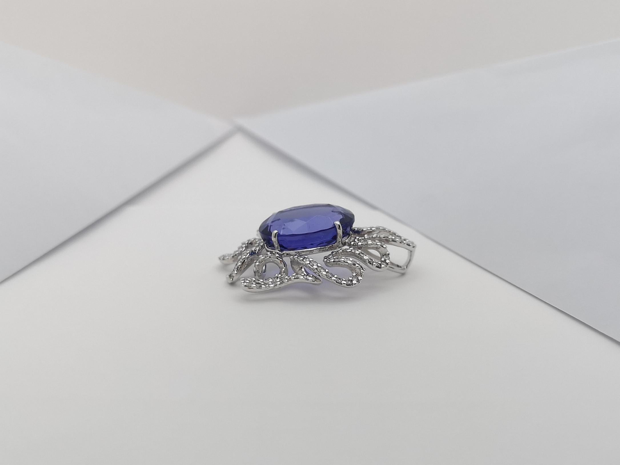 Tanzanite with Diamond Pendant set in 18 Karat White Gold Settings For Sale 4