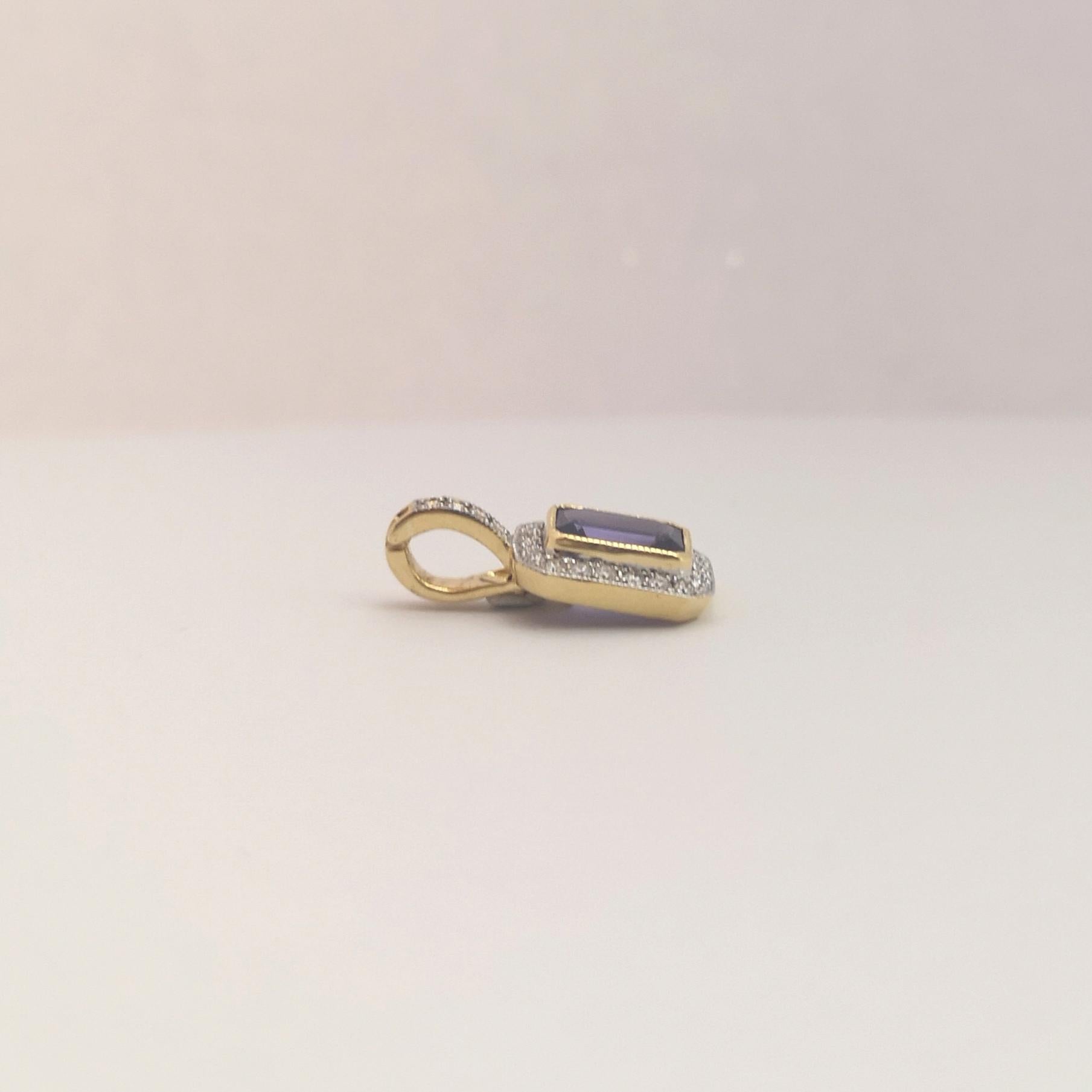 Tansanit mit Diamant-Anhänger in 18 Karat Goldfassungen gefasst Damen im Angebot