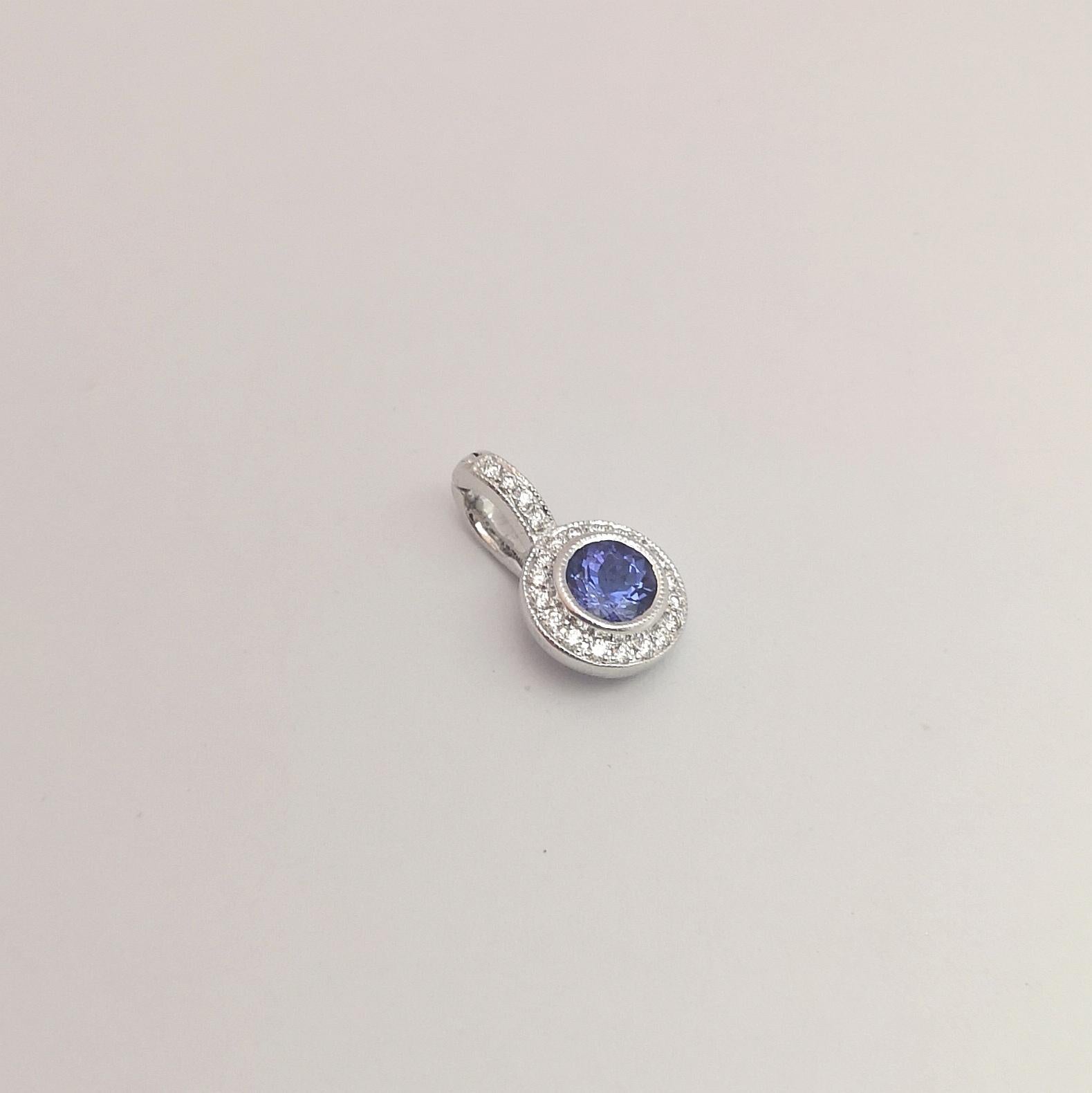 Tansanit mit Diamant-Anhänger in 18 Karat Weißgold in Fassungen (Rundschliff) im Angebot