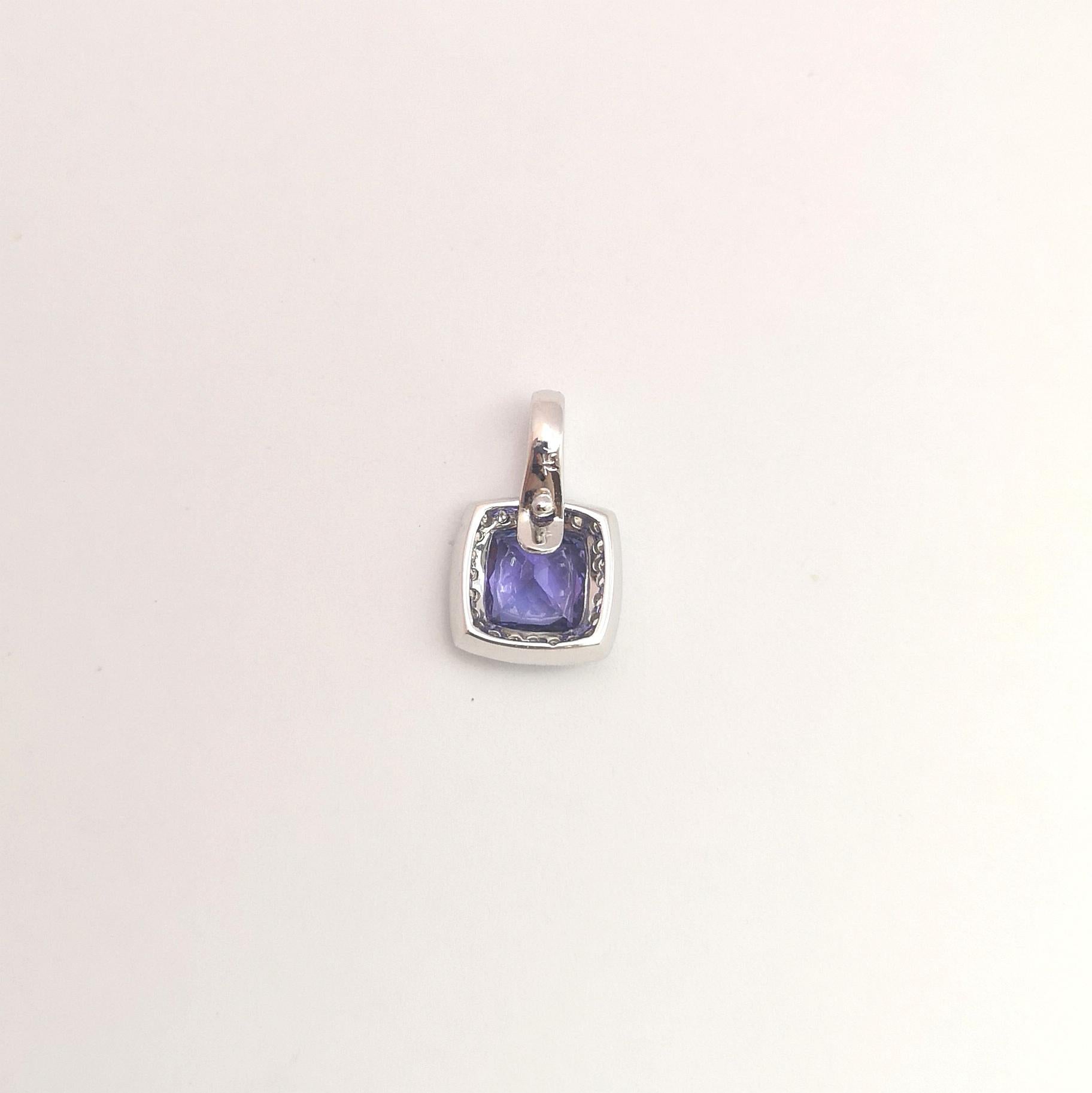 Tansanit mit Diamant-Anhänger in 18 Karat Weißgold in Fassungen im Angebot 1