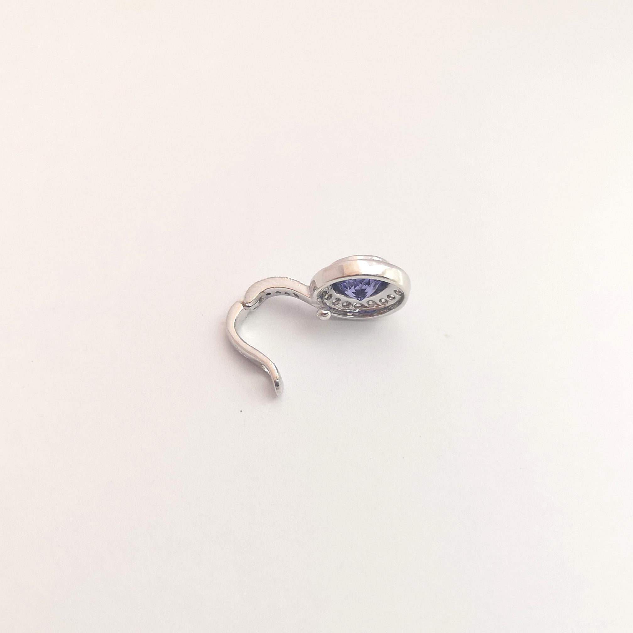 Tansanit mit Diamant-Anhänger in 18 Karat Weißgold in Fassungen im Angebot 2