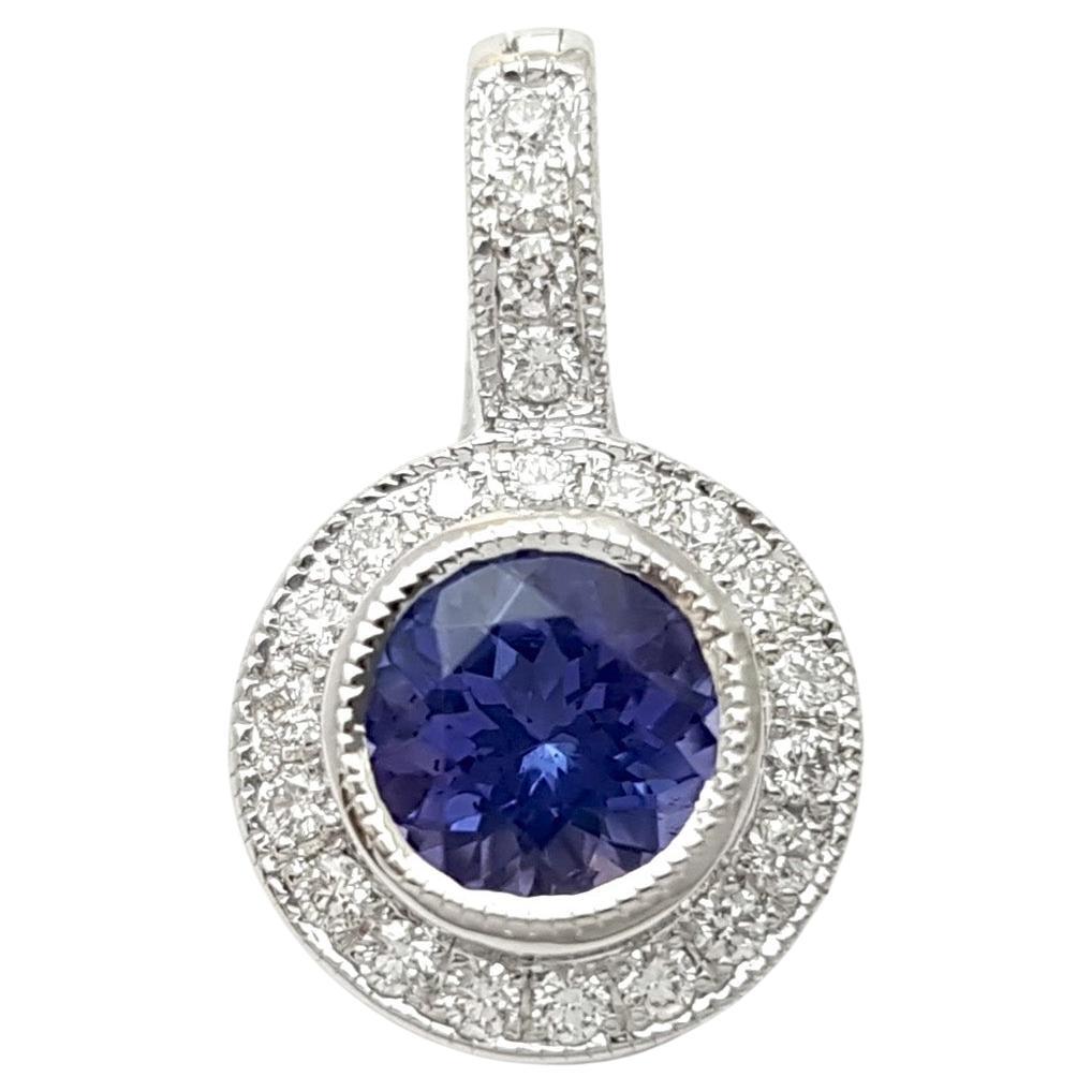 Ciondolo con tanzanite e diamanti incastonati in oro bianco 18 carati