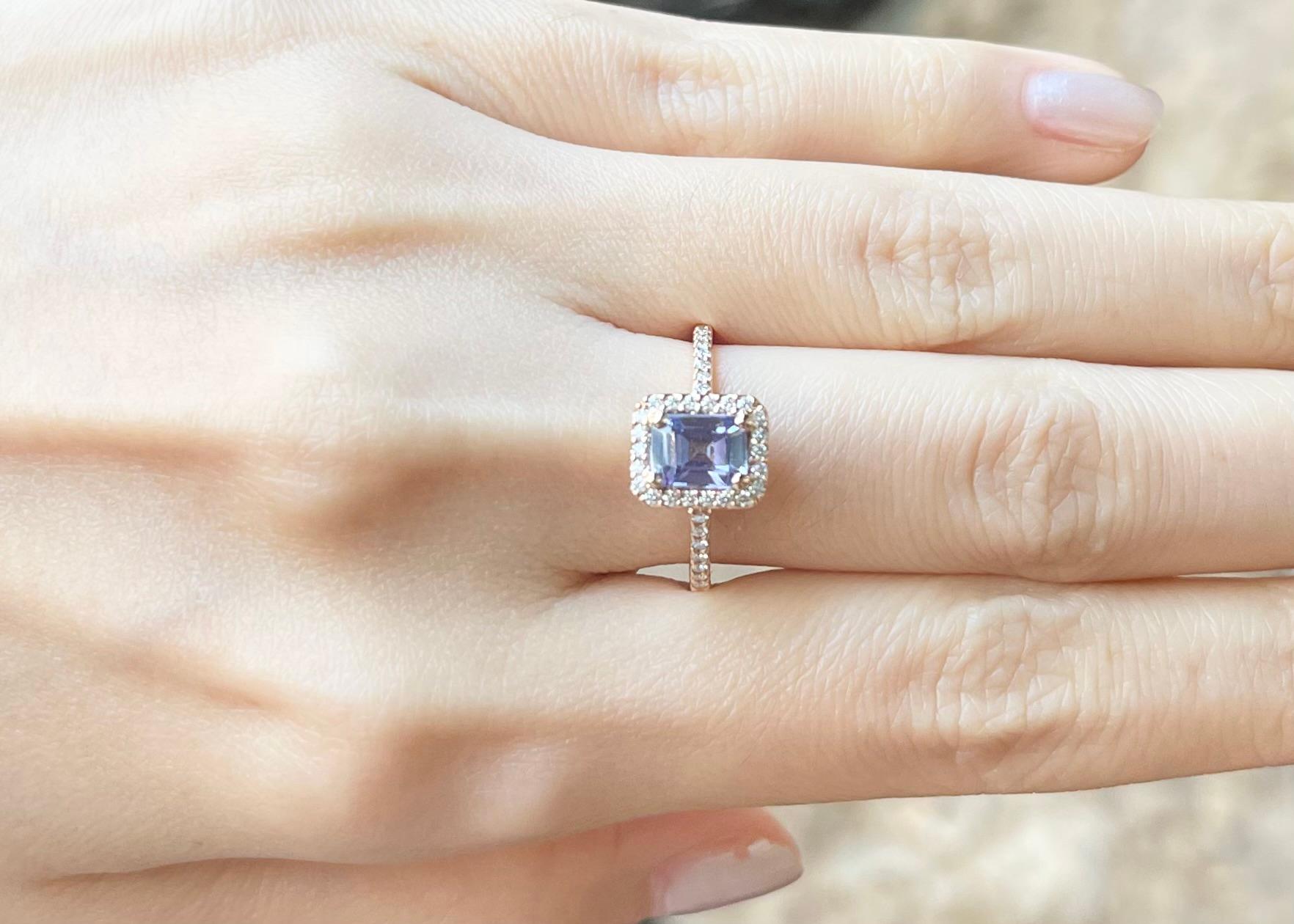 Contemporary Tanzanite with Diamond Ring set in 18K Rose Gold Settings For Sale
