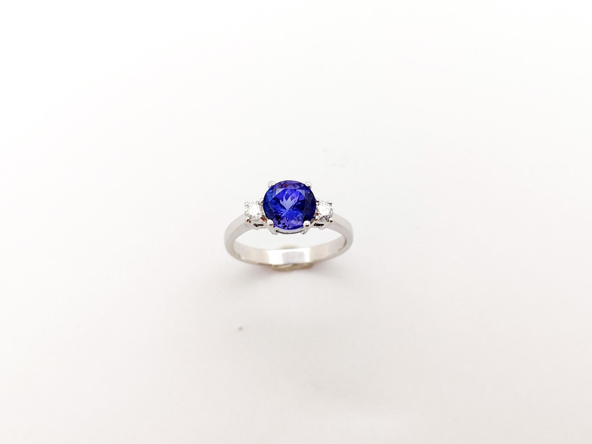 Tanzanite with Diamond Ring set in 18K White Gold Setting For Sale 4