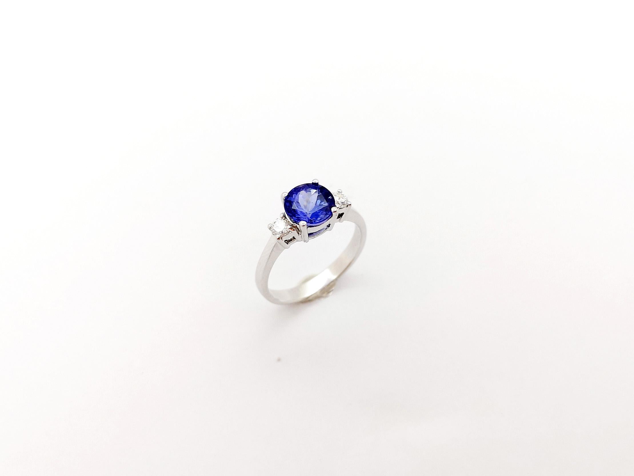 Tanzanite with Diamond Ring set in 18K White Gold Setting For Sale 6