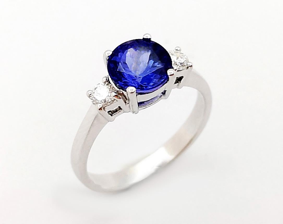 Tanzanite with Diamond Ring set in 18K White Gold Setting For Sale 8