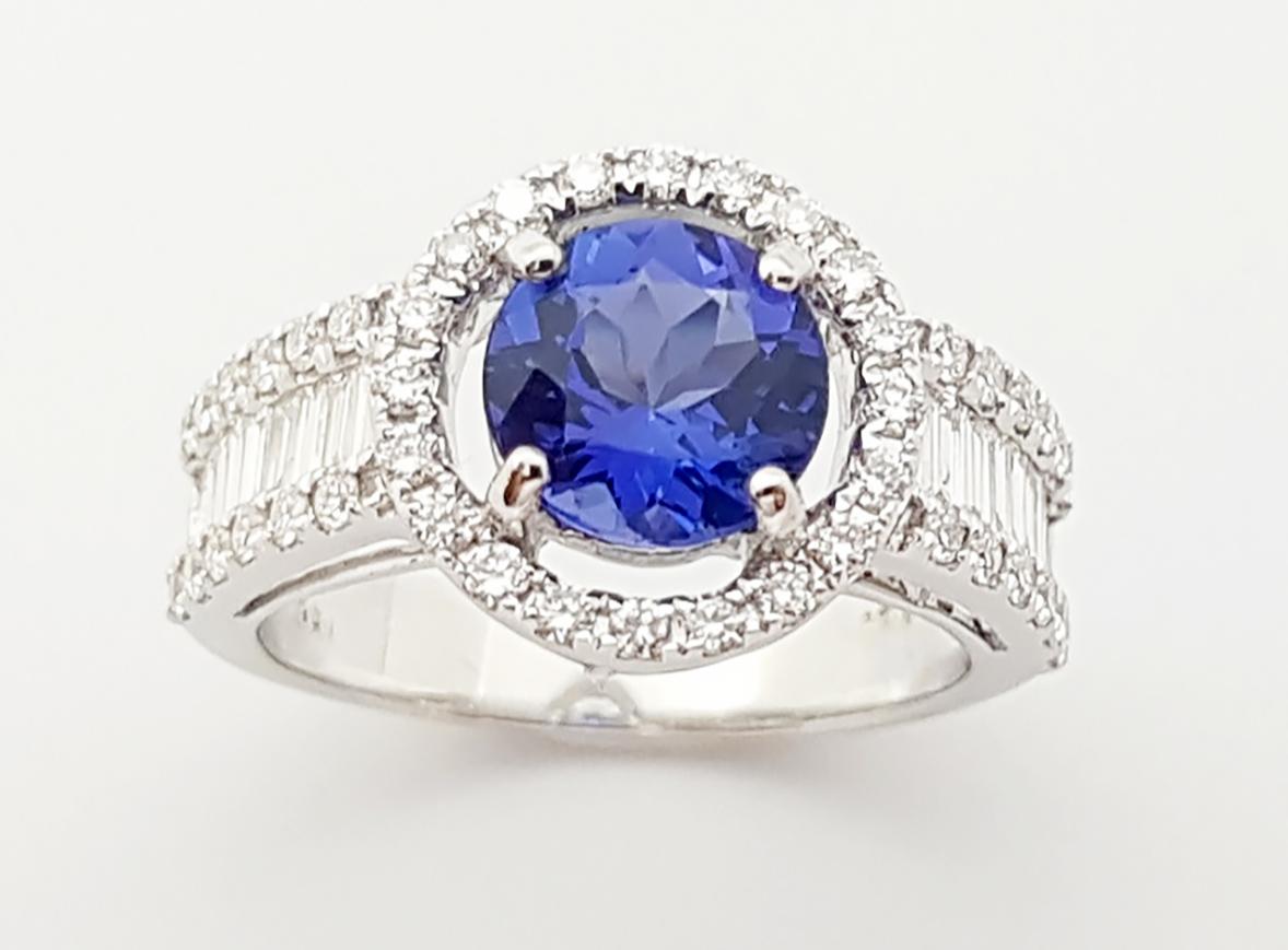 Tanzanite with Diamond Ring Set in 18K White Gold Setting For Sale 1