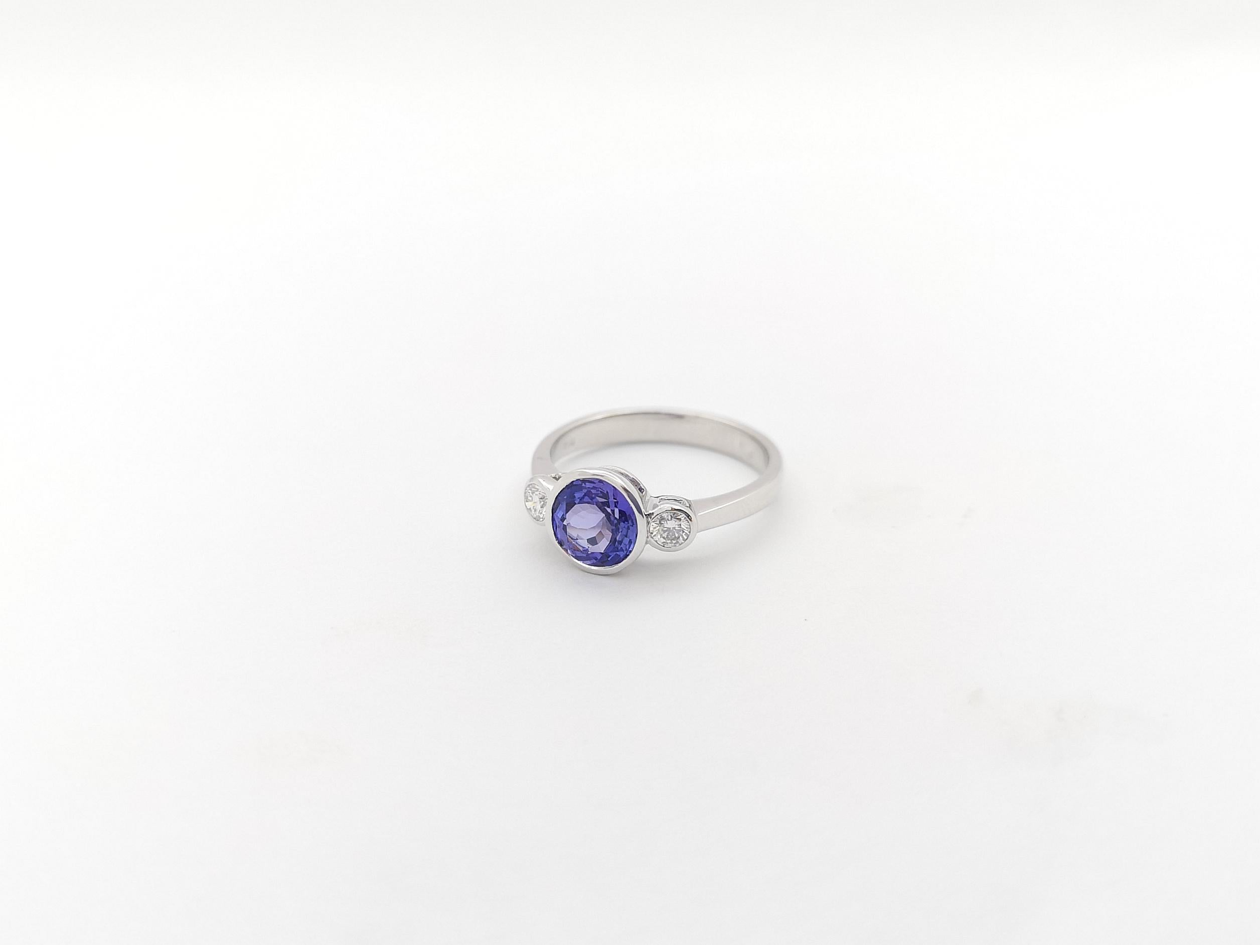 Tansanit mit Diamantring in 18 Karat Weißgold gefasst im Angebot 2