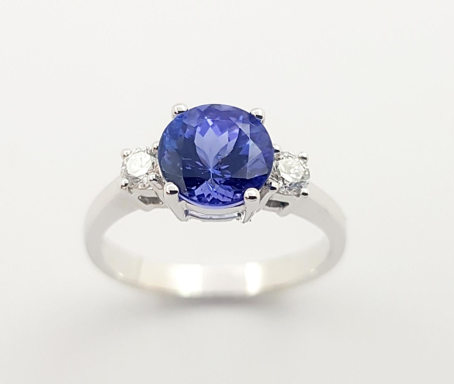 Tanzanite with Diamond Ring set in 18K White Gold Setting For Sale 2