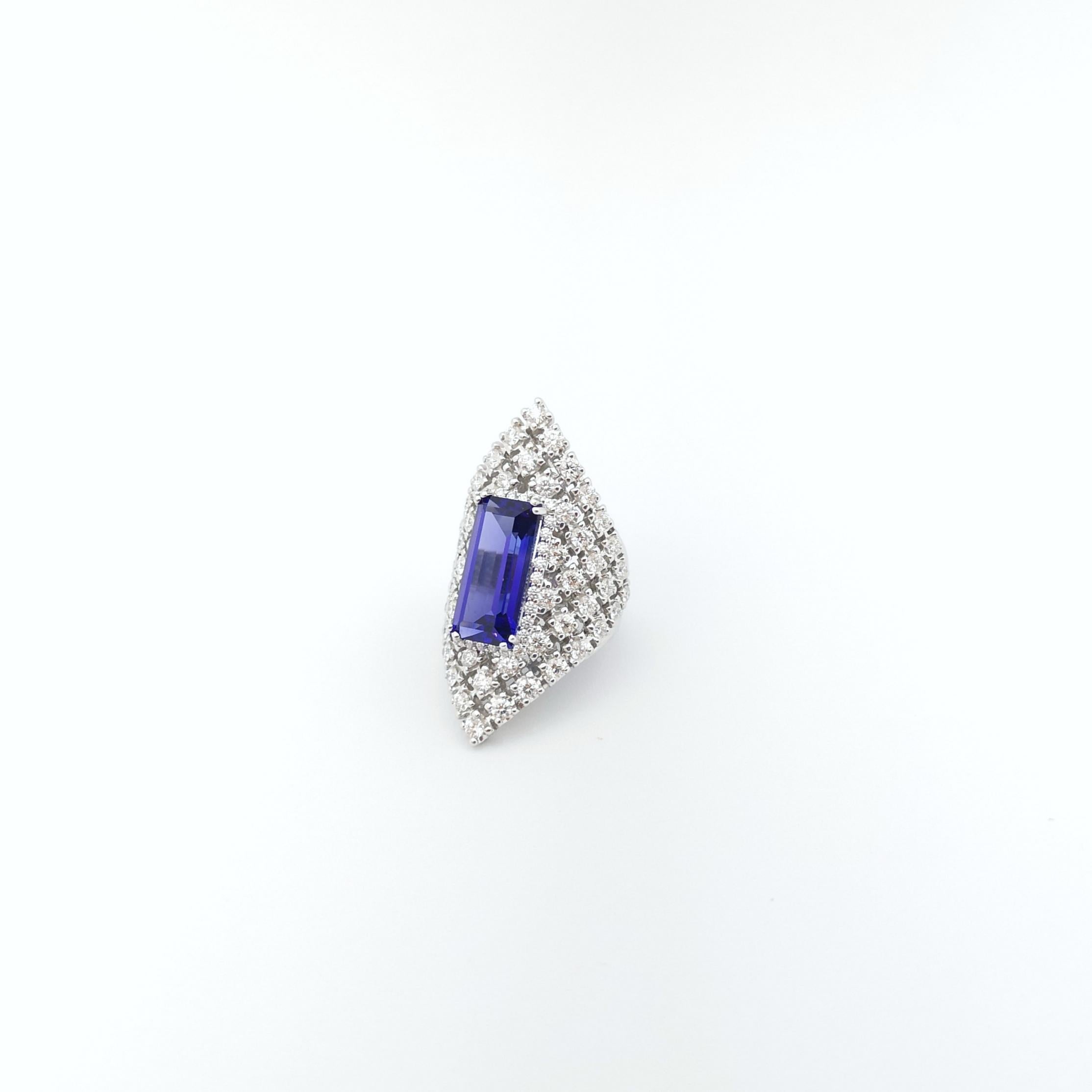 Tanzanite with Diamond Ring set in 18K White Gold Settings For Sale 4