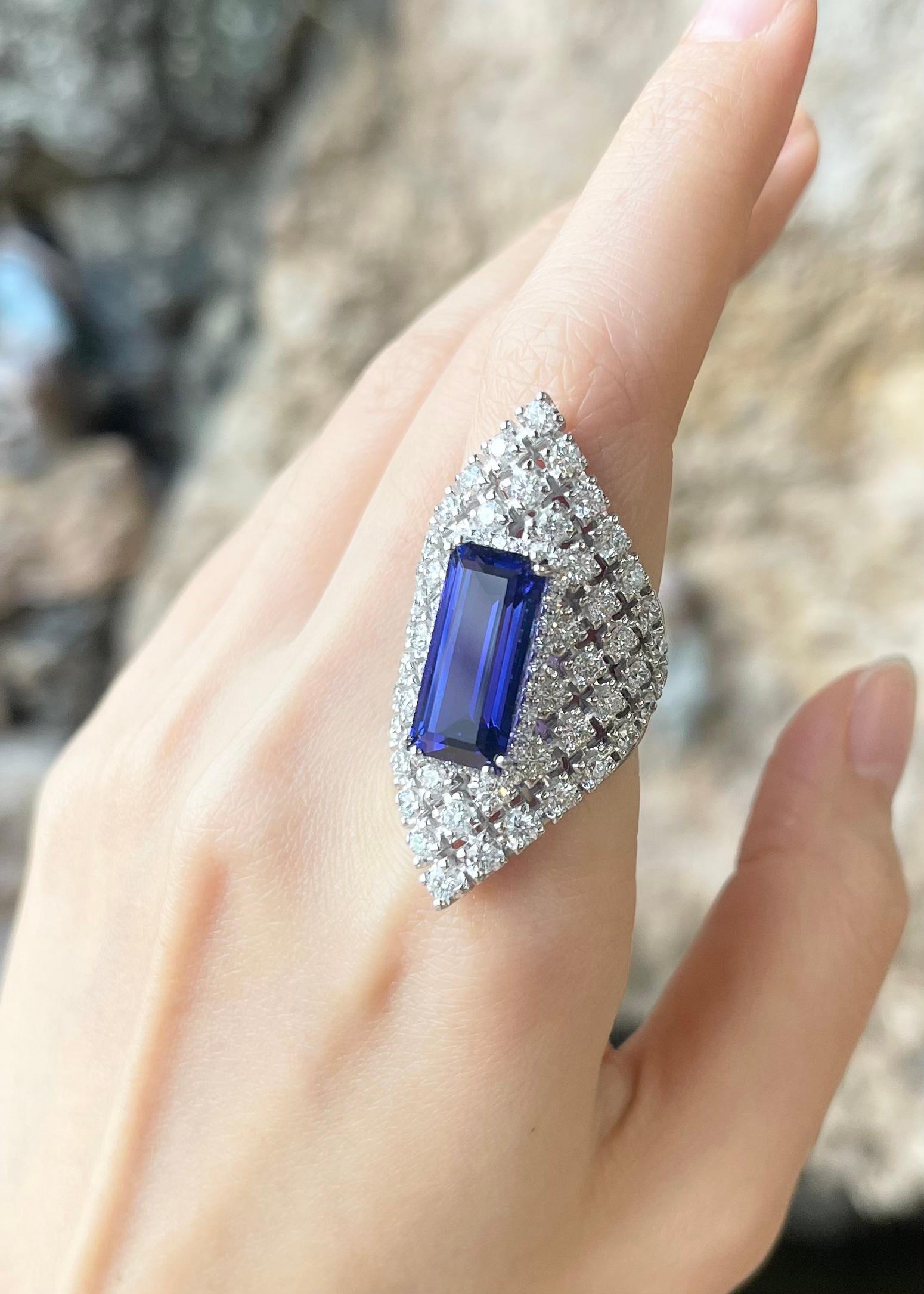 Tanzanite with Diamond Ring set in 18K White Gold Settings For Sale 1