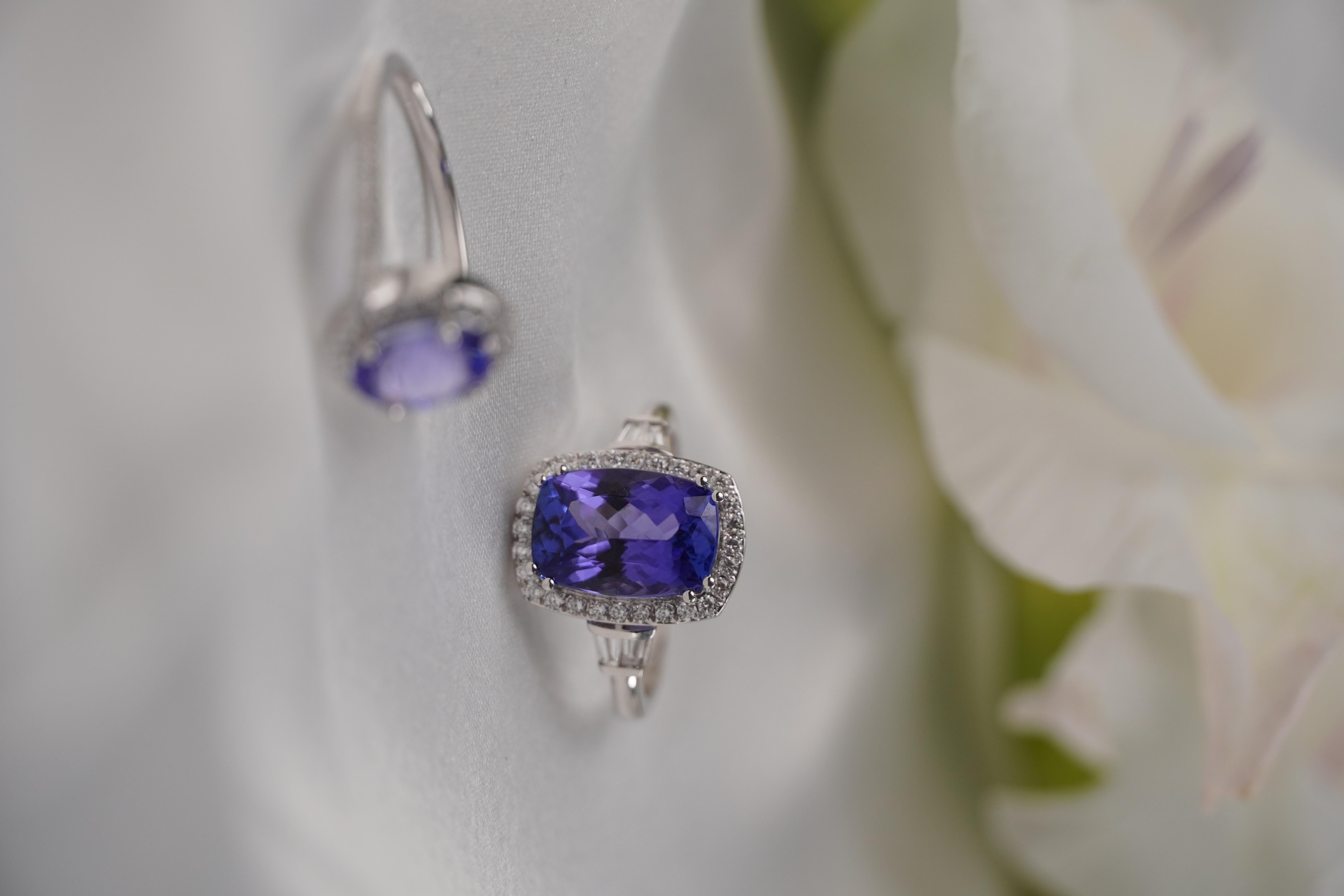 For Sale:  Tanzanite with Diamonds in 18K White Gold Cocktail Ring 6