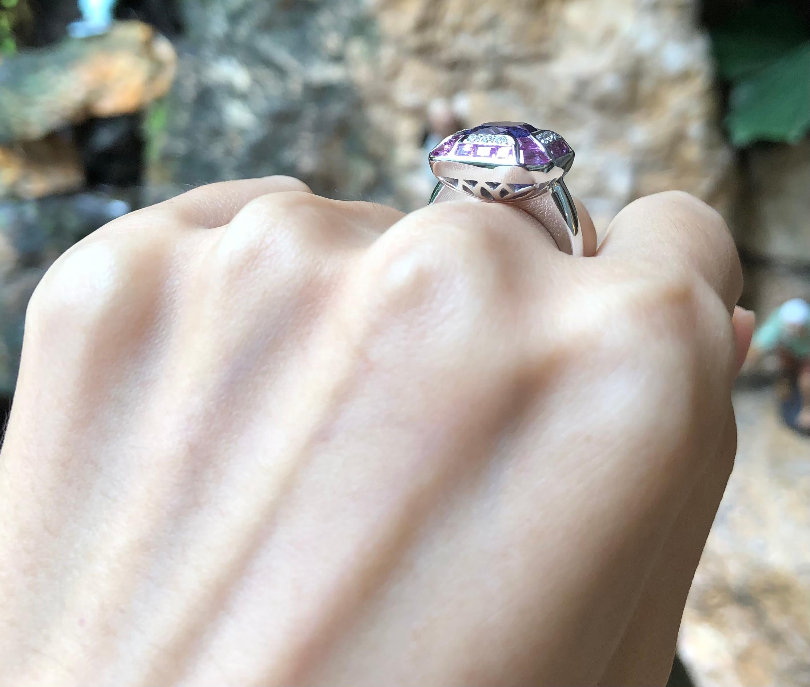 Tanzanite with Pink Sapphire and Diamond Ring Set in 18 Karat White Gold Setting In New Condition For Sale In Bangkok, TH