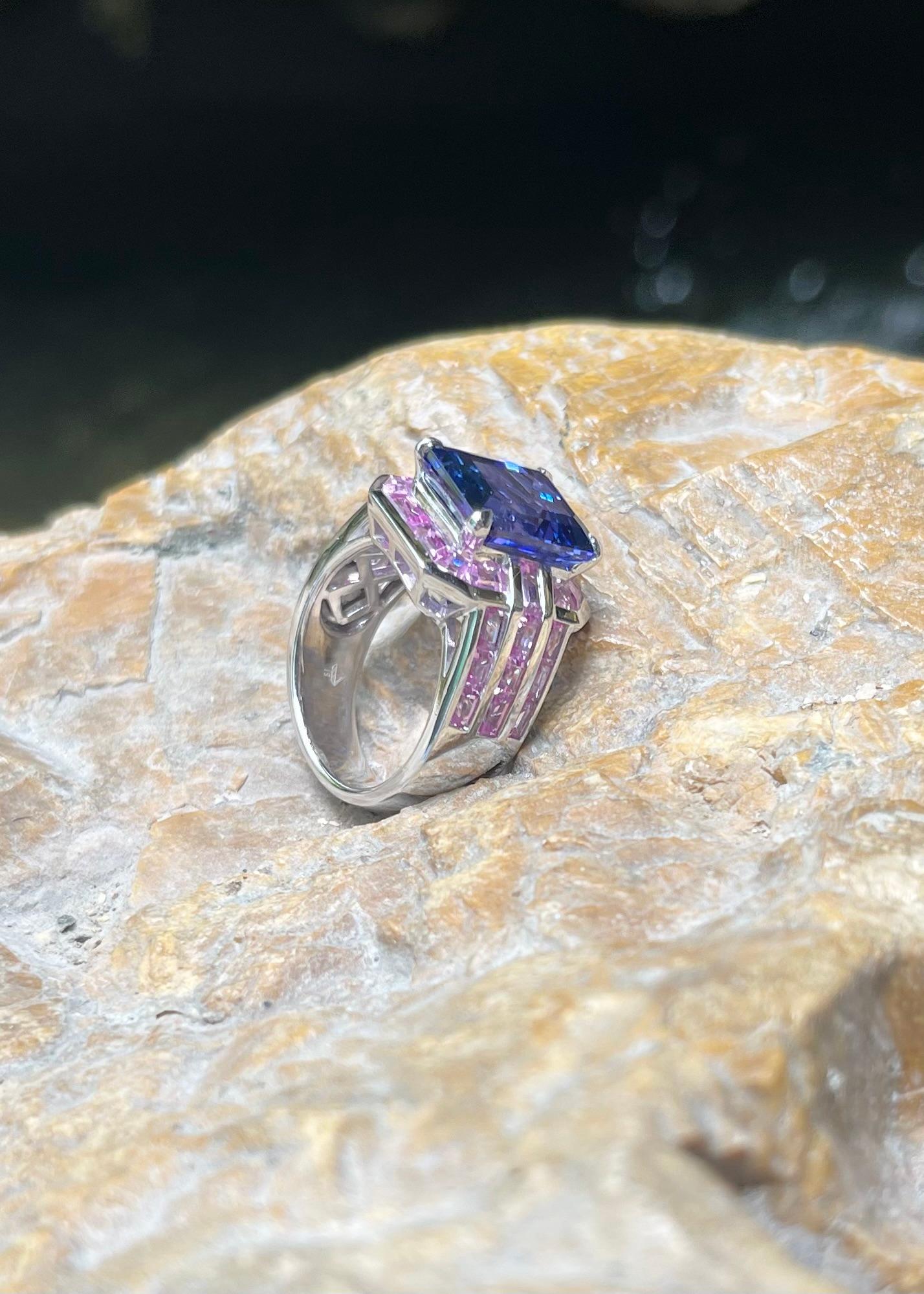 Tansanit mit rosa Saphir Ring in 18K Weißgold Fassung im Angebot 8