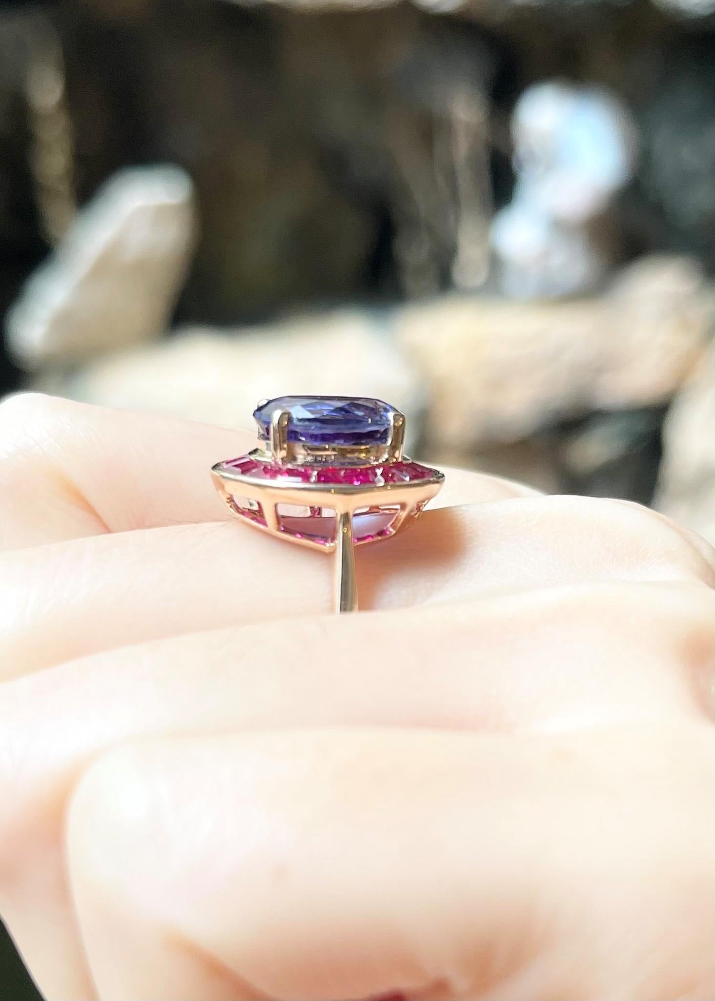Tanzanite with Ruby Ring set in 18K Rose Gold Settings In New Condition For Sale In Bangkok, TH
