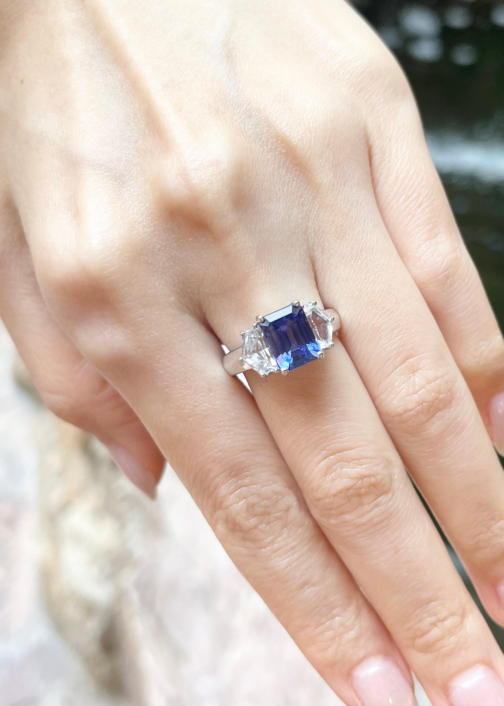 Mixed Cut Tanzanite with White Sapphire Ring set in 18K White Gold Settings For Sale