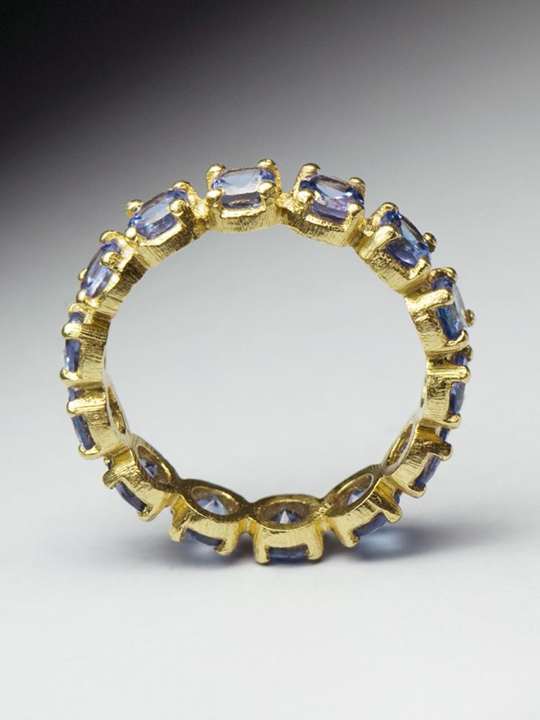 da uomo o donna Anello di eternità in oro giallo con tanzanite viola blu, classico taglio rotondo con pietre naturali in vendita