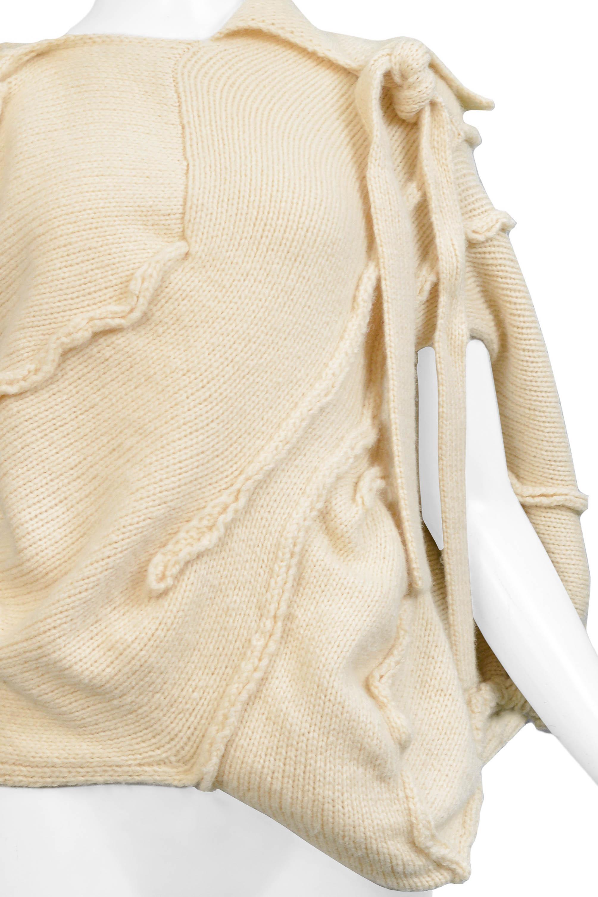 Tao Comme Des Garcons Cream Wool Cocoon Knot Sweater 2008 In Excellent Condition In Los Angeles, CA
