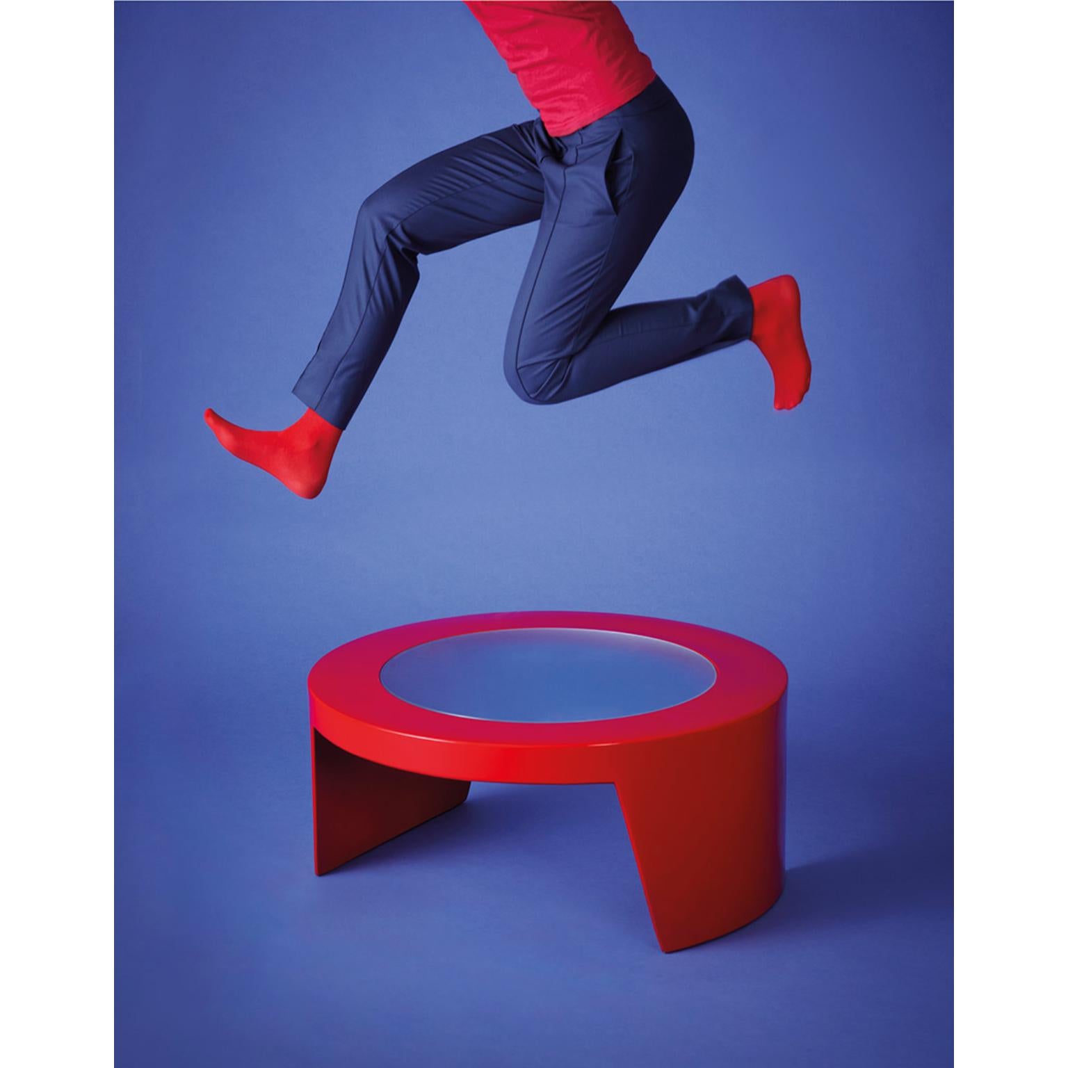 Table basse Tao Flame rouge de Guglielmo Berchicci
Dimensions : Ø 80 x H 34 cm : Ø 80 x H 34 cm.
Matériaux : Polyéthylène et verre trempé/satiné.
Poids : 12 kg.

Disponible en différentes couleurs. Les prix peuvent varier. Ce produit peut être