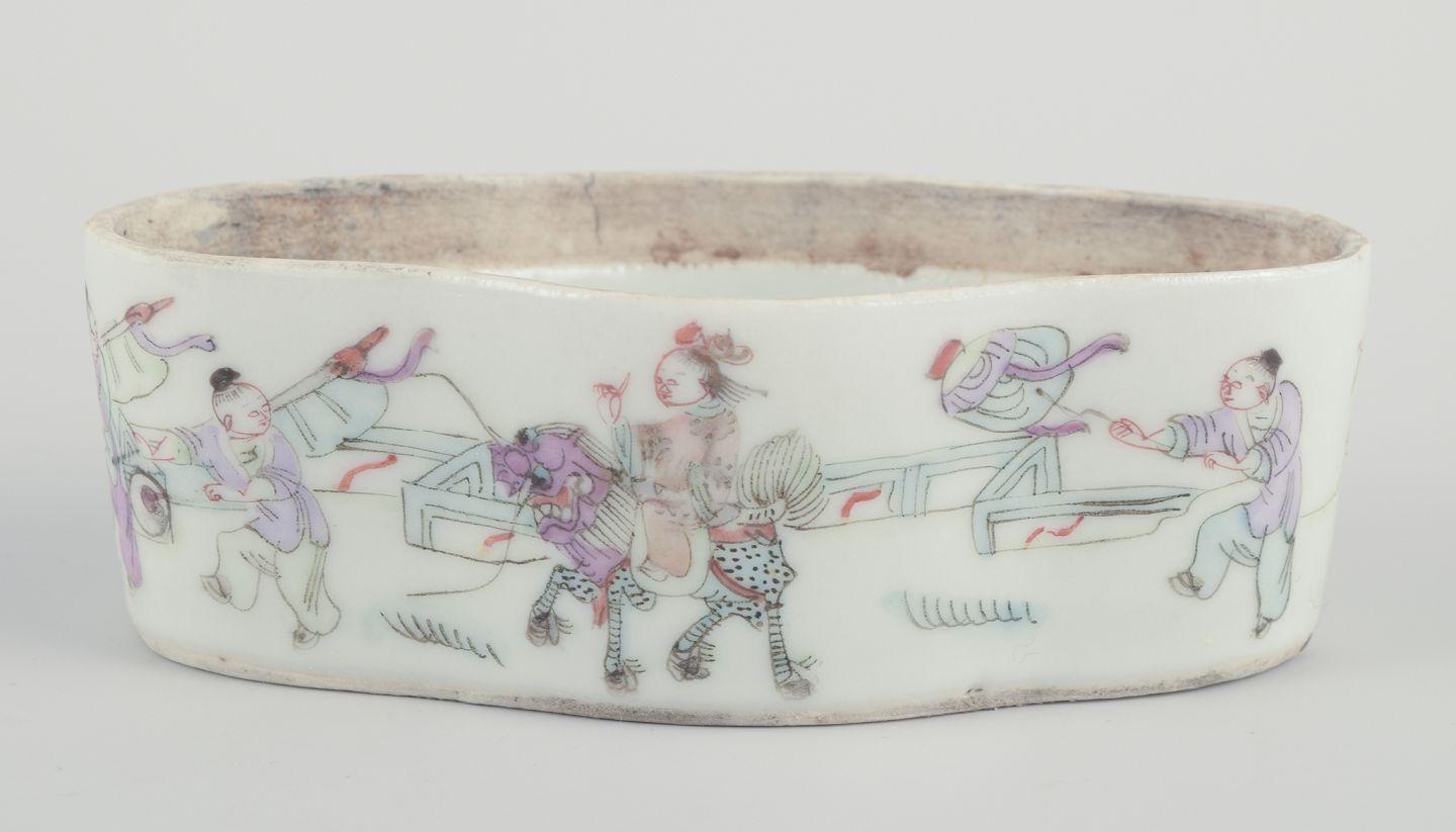 Tao Kuang, China. Antique porcelain incense burner. For Sale 2