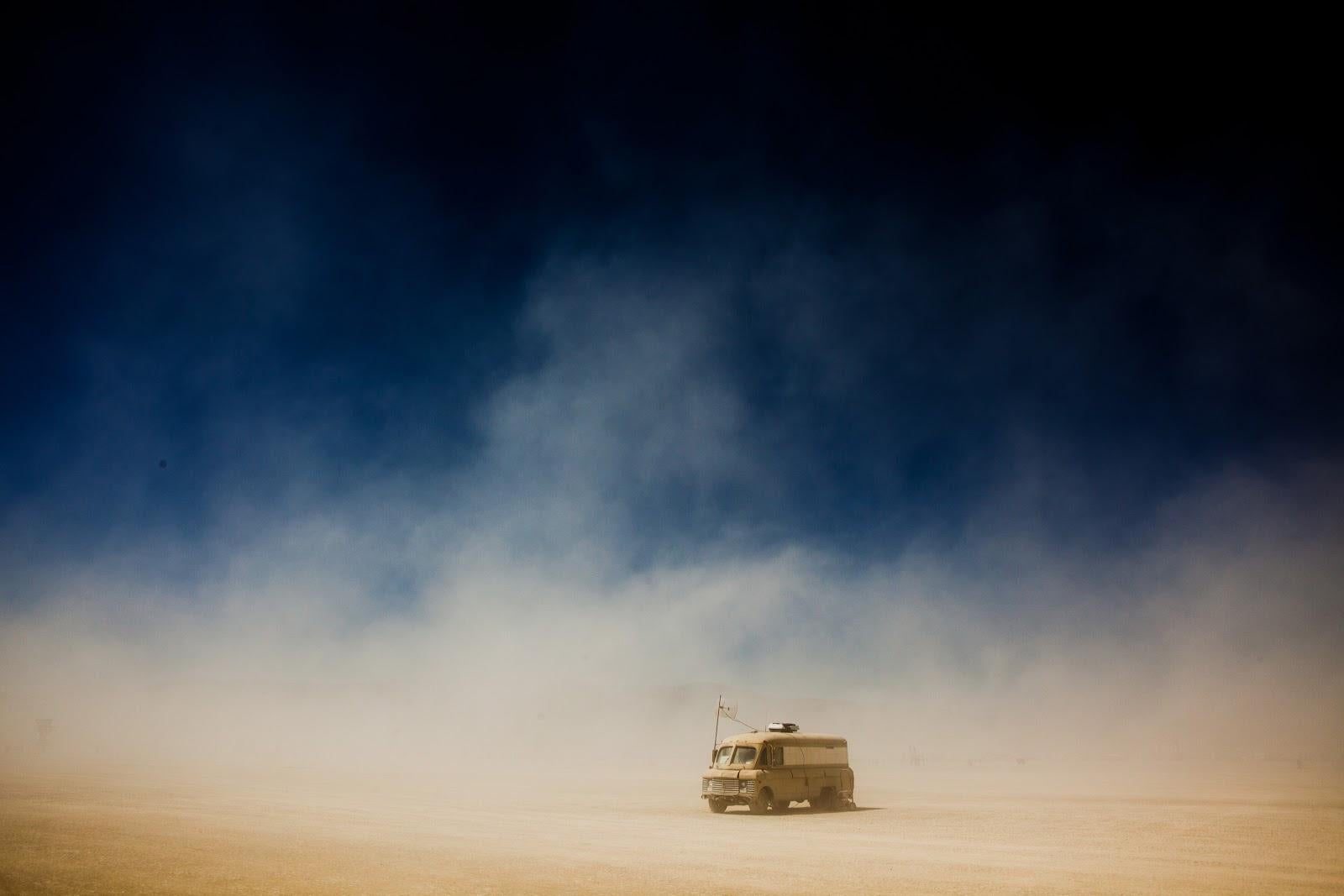 Mad Max (Burning Man), 21° secolo, Fotografia di paesaggio, Contemporaneo, Colore