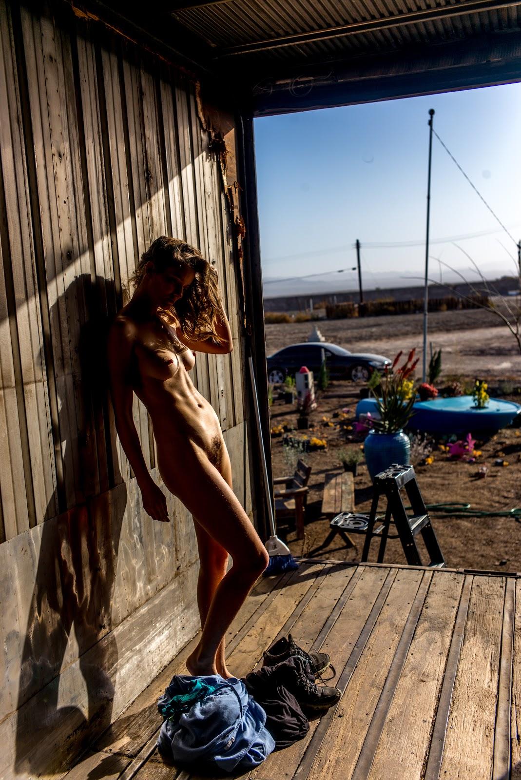 Tao Ruspoli Figurative Photograph - Melody (Bombay Beach), 21st Century, Nude Photography