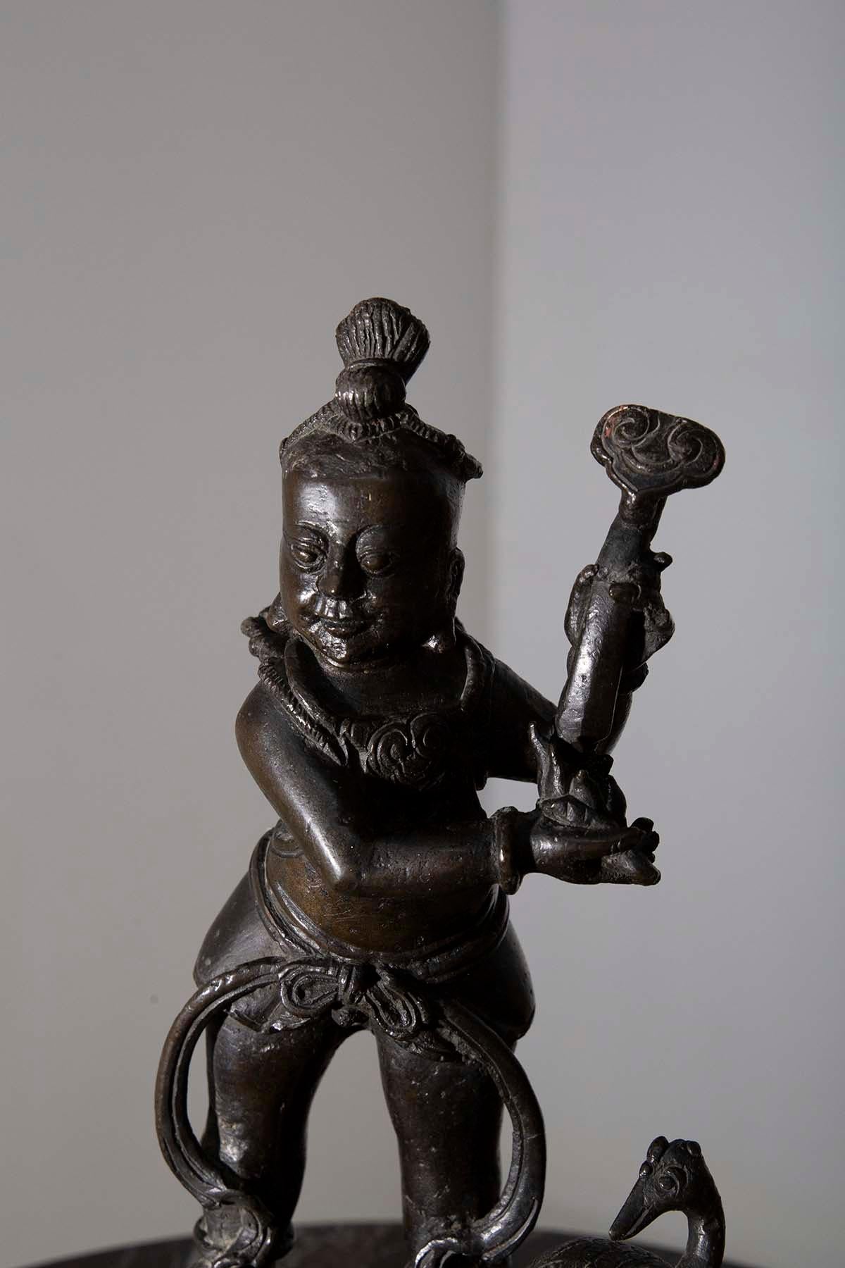 Figure taoïste en bronze Chine, dynastie Ming, XVIe siècle Bon état - En vente à Milano, IT