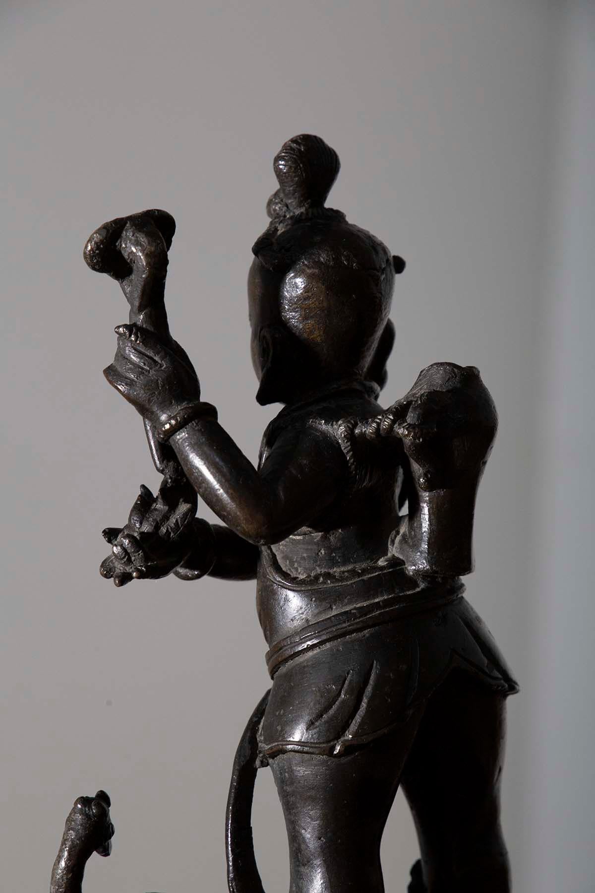 Figure taoïste en bronze Chine, dynastie Ming, XVIe siècle en vente 3