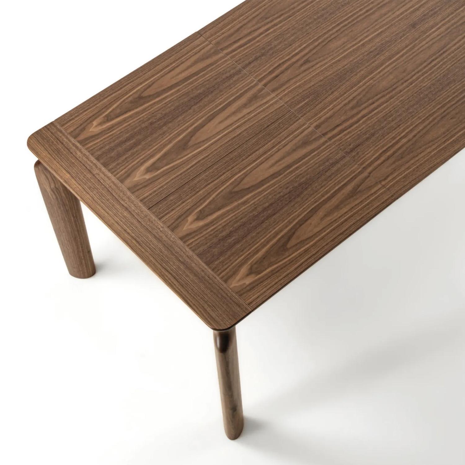 Table de salle à manger en noyer Taorma en vente 2