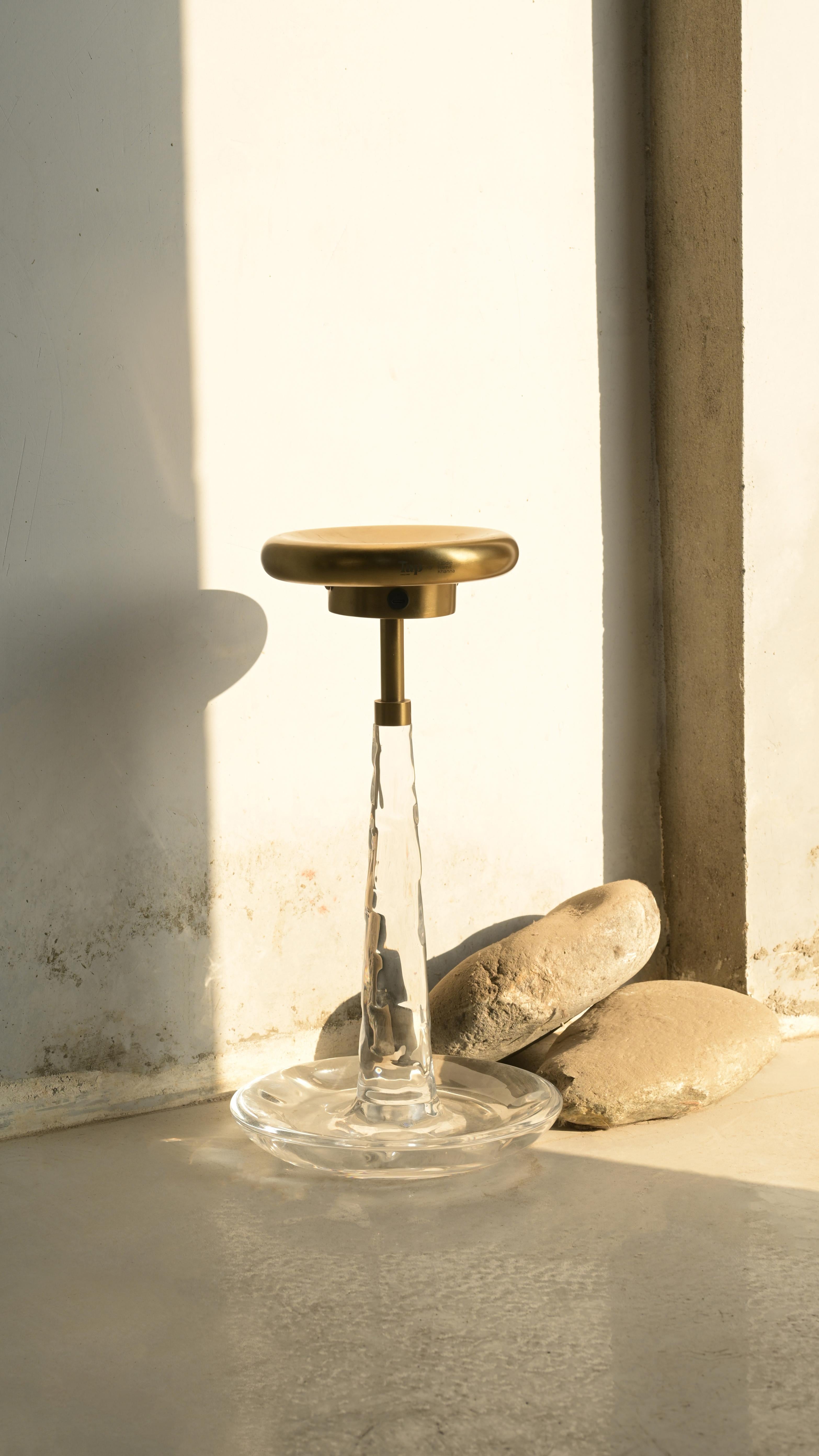 Lampe à poser portable Tap par Studio Namit Khanna en vente 4