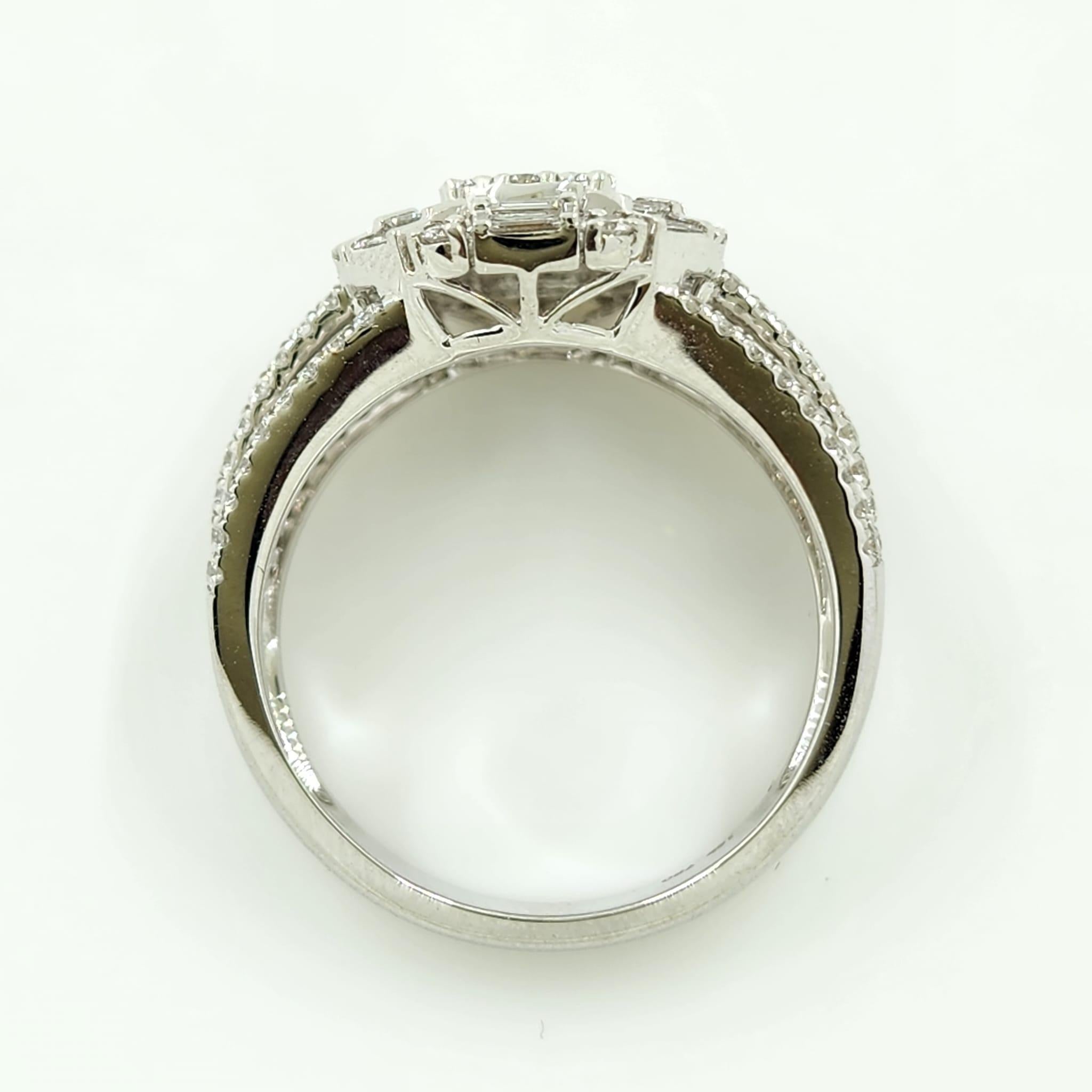Taper Baguette Cluster Ring in 18 Karat White Gold In New Condition For Sale In Hong Kong, HK